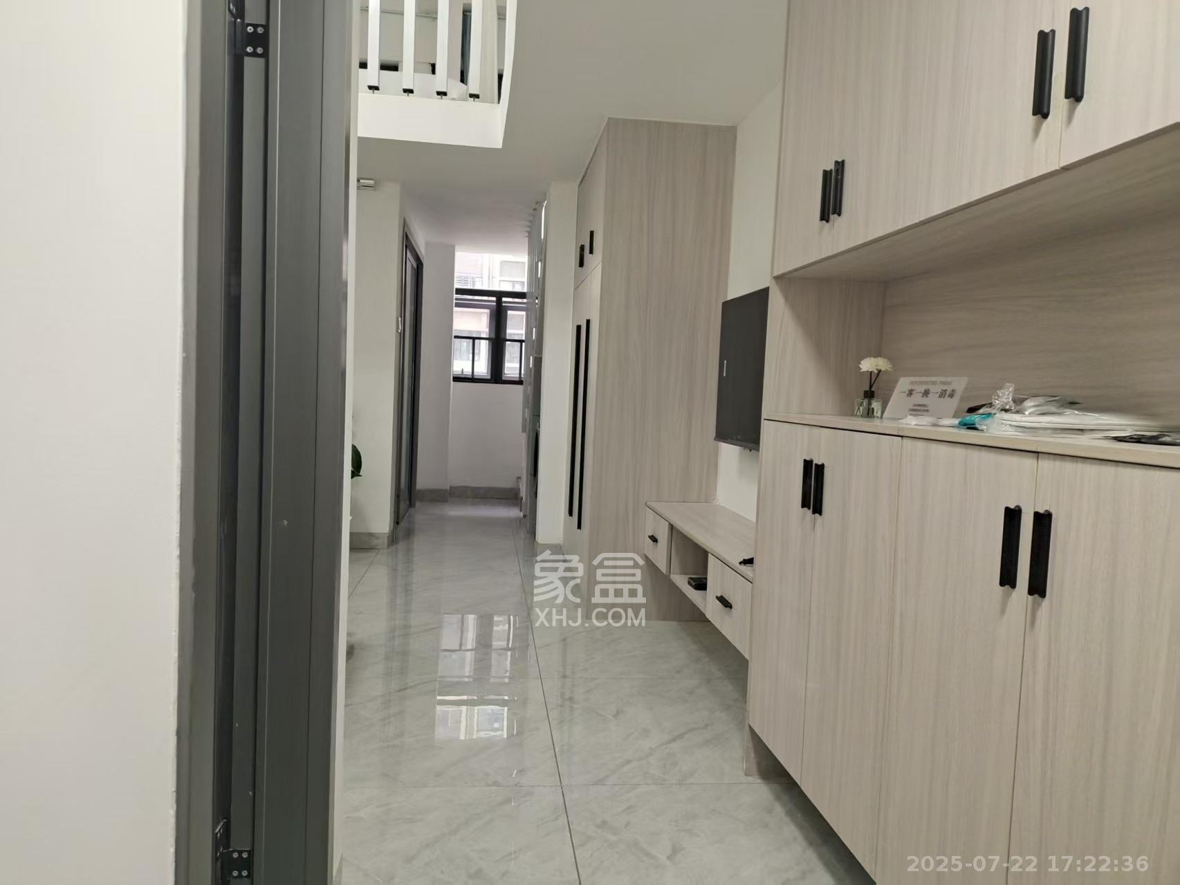 天鸿天府(天鸿中央大院) 2室2厅1卫 1800.0元/月 天鸿天府(天鸿中央大院) 2室2厅1卫 1800.0元/月室内图