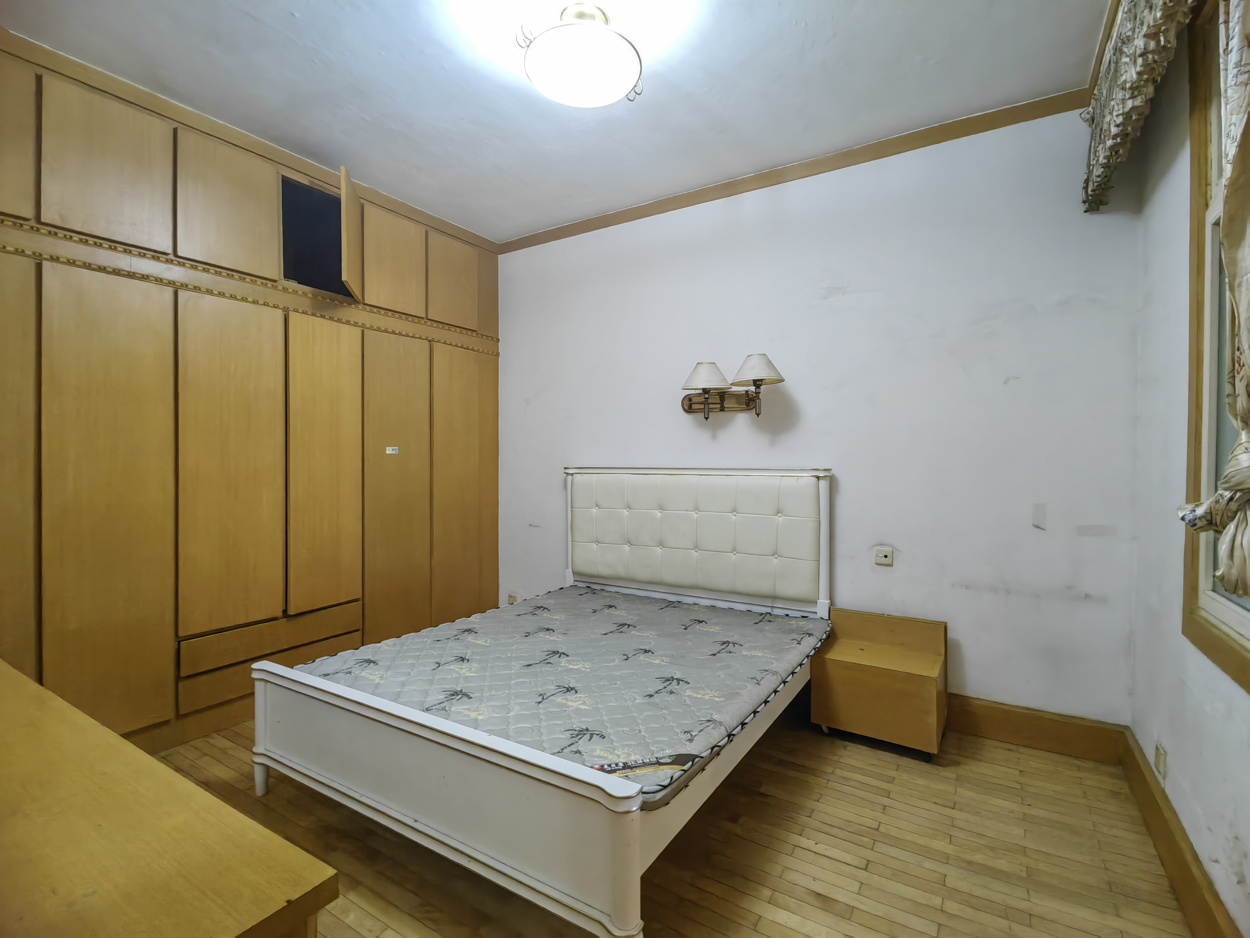 市商业局老小区 3室2厅1卫 1000.0元/月 市商业局老小区 3室2厅1卫 1000.0元/月室内图