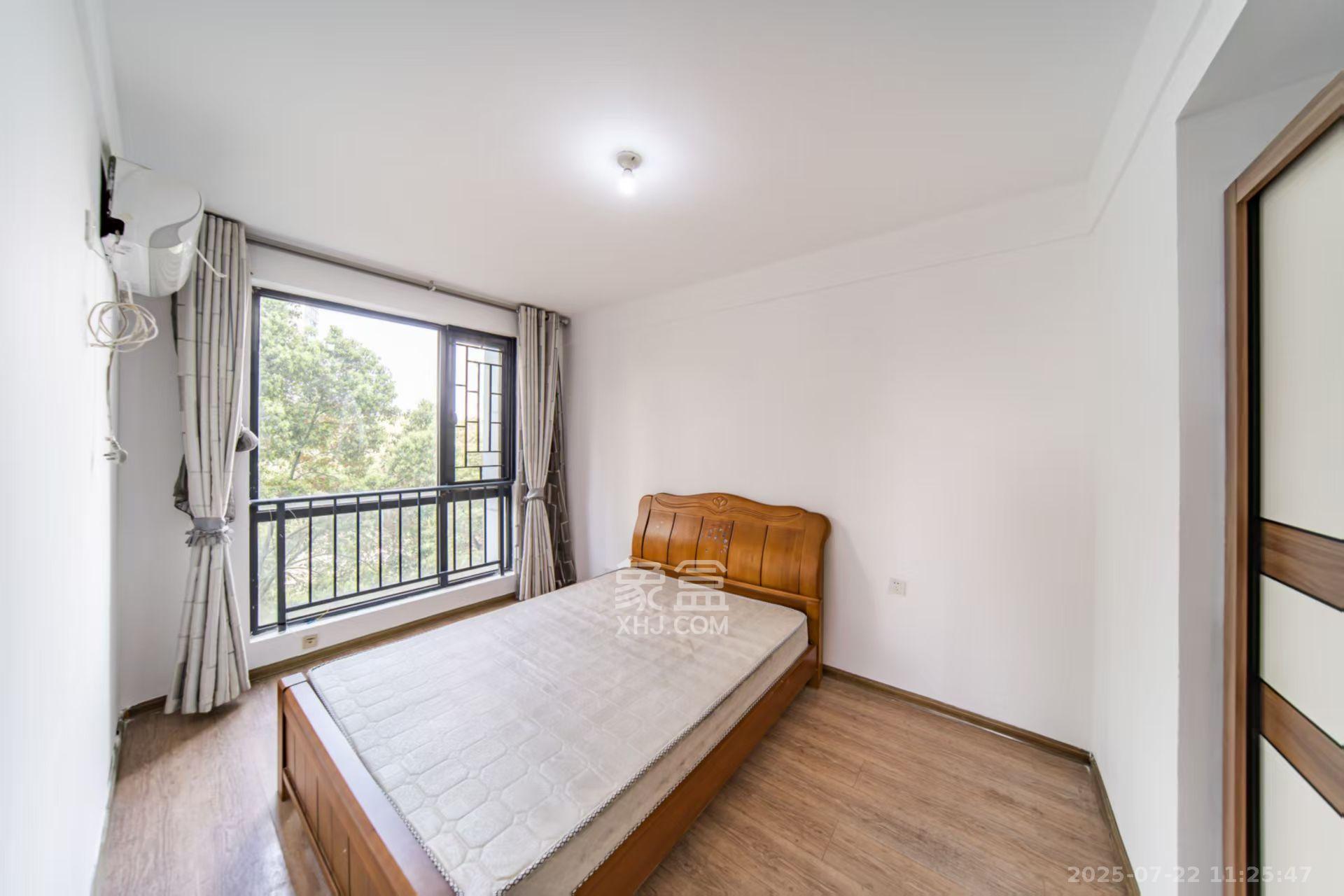 阳光100三期 3室2厅2卫 2700.0元/月 阳光100三期 3室2厅2卫 2700.0元/月室内图