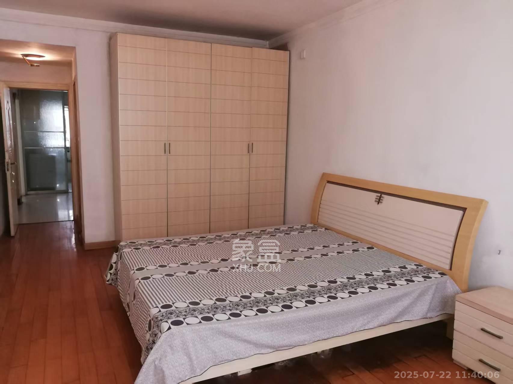 金泰小区 1室2厅1卫 1800.0元/月 金泰小区 1室2厅1卫 1800.0元/月室内图