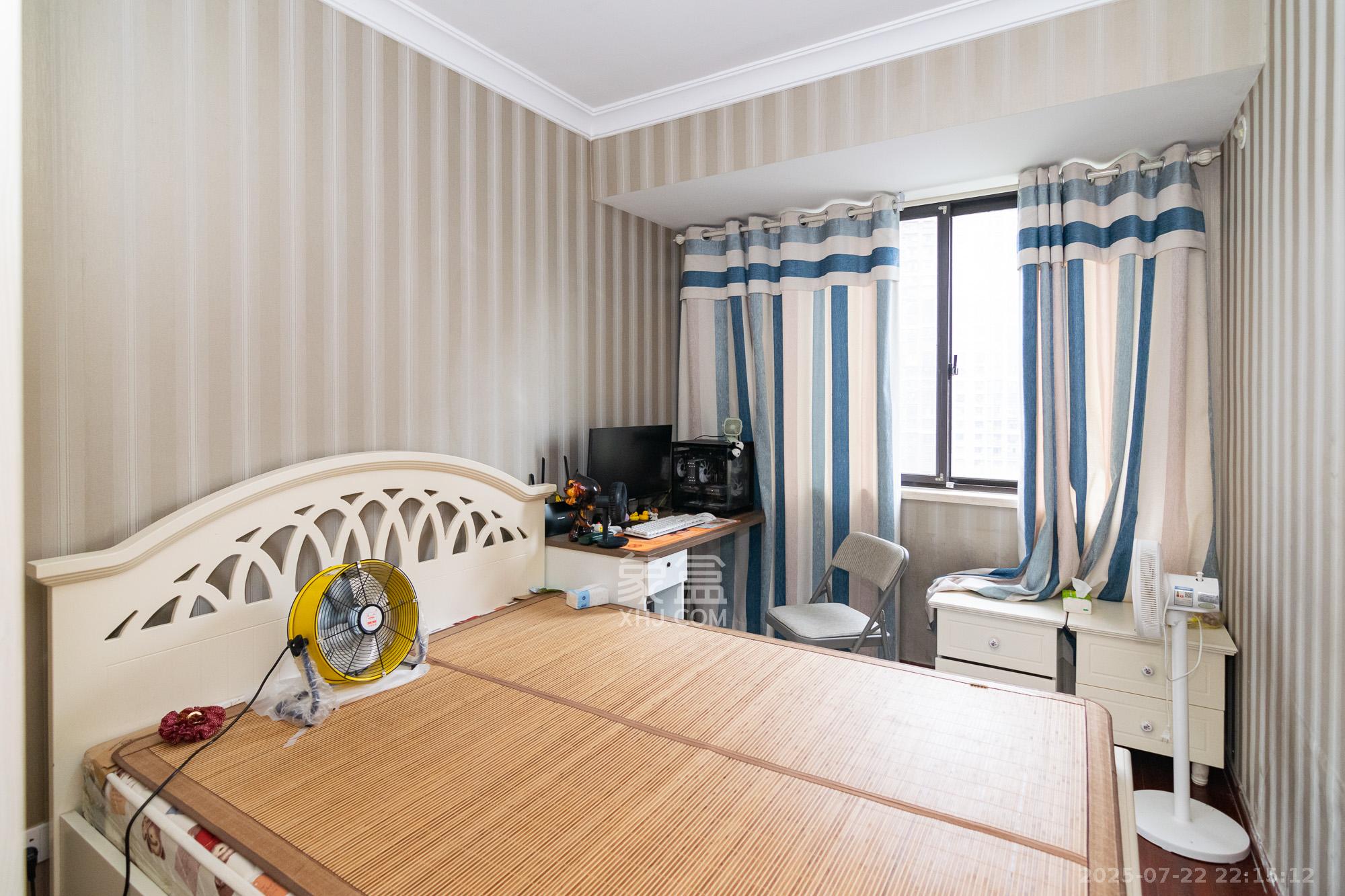 新城国际花都 3室2厅2卫 75.0万 新城国际花都 3室2厅2卫 75.0万卧室