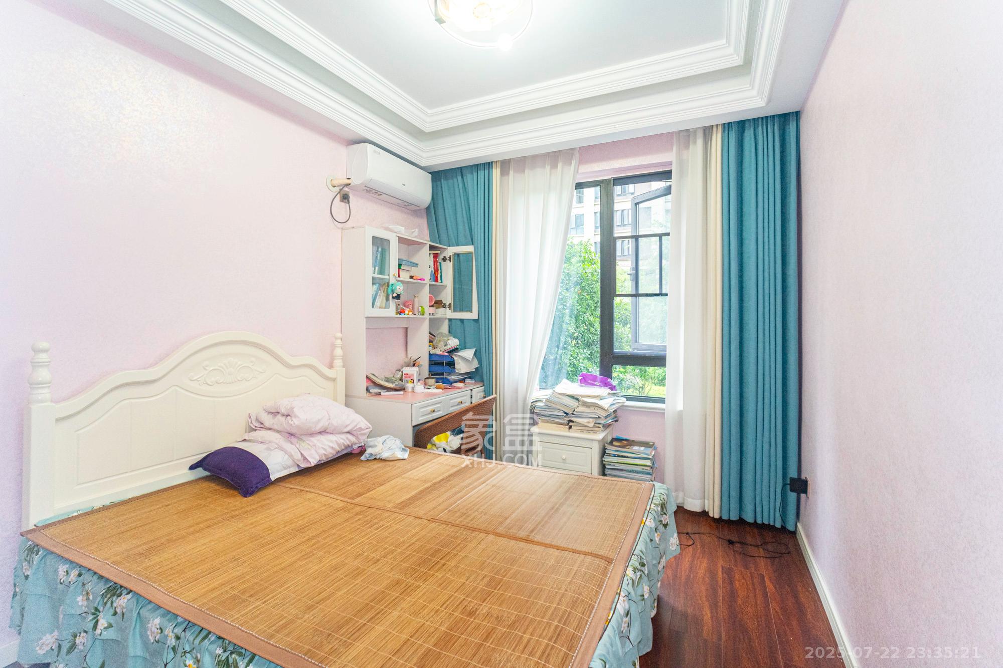 中交建发松雅院 4室2厅2卫 138.0万 中交建发松雅院 4室2厅2卫 138.0万卧室