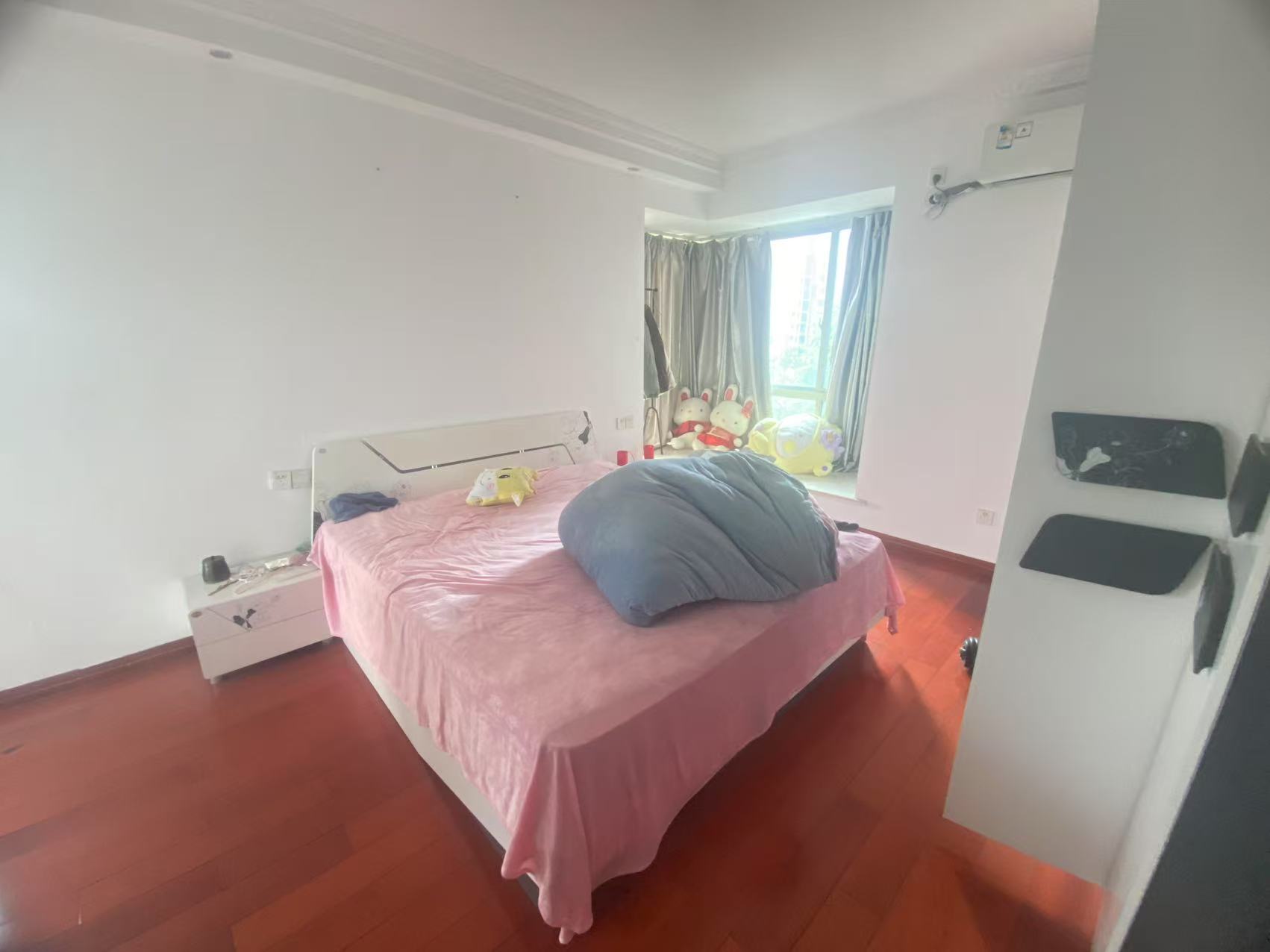 天鹅湖1号 4室2厅2卫 65.0万 天鹅湖1号 4室2厅2卫 65.0万室内图