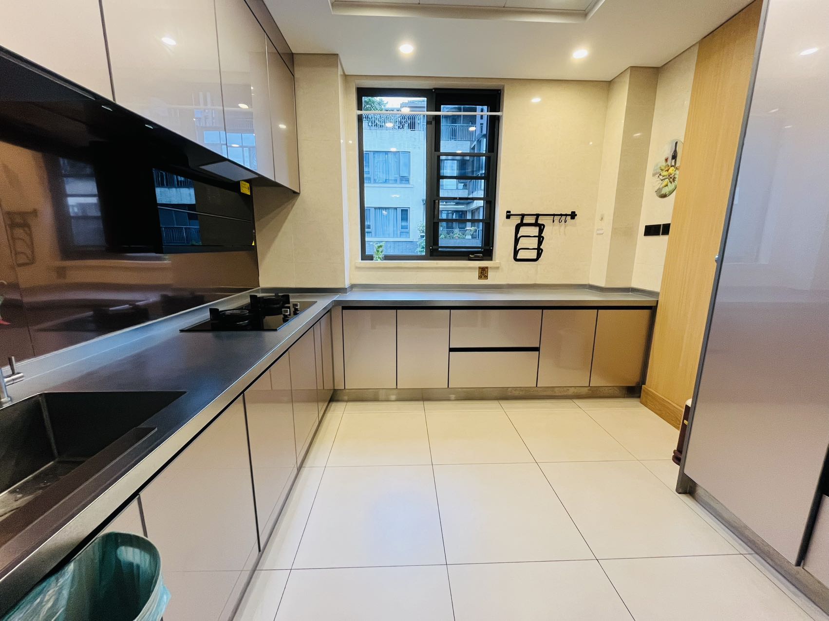 晋合湘水湾(花园洋房)  6室3厅3卫    458.0万 晋合湘水湾(花园洋房)  6室3厅3卫    458.0万室内图