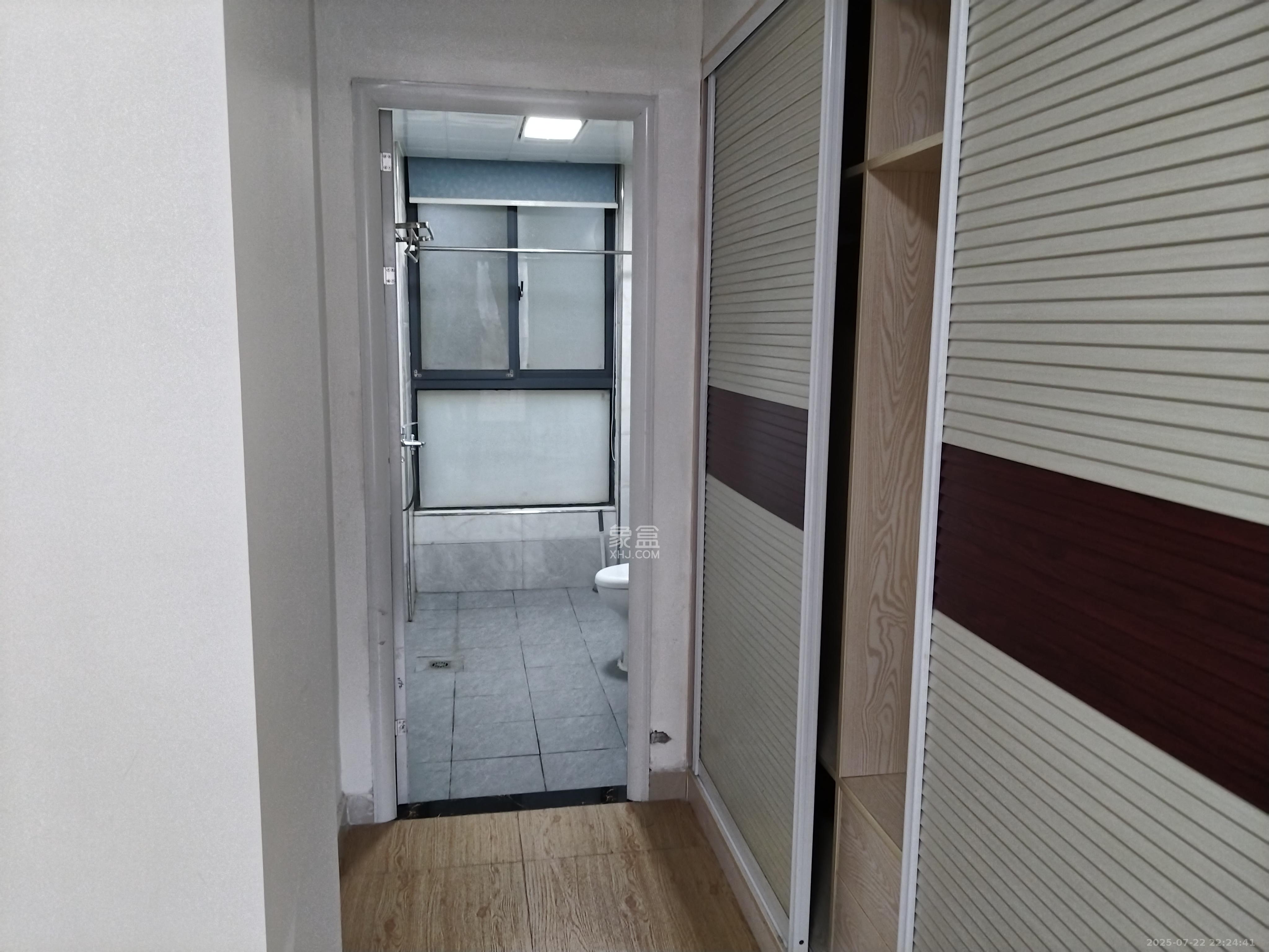 鑫远熙山 4室2厅2卫 2900.0元/月 鑫远熙山 4室2厅2卫 2900.0元/月室内图