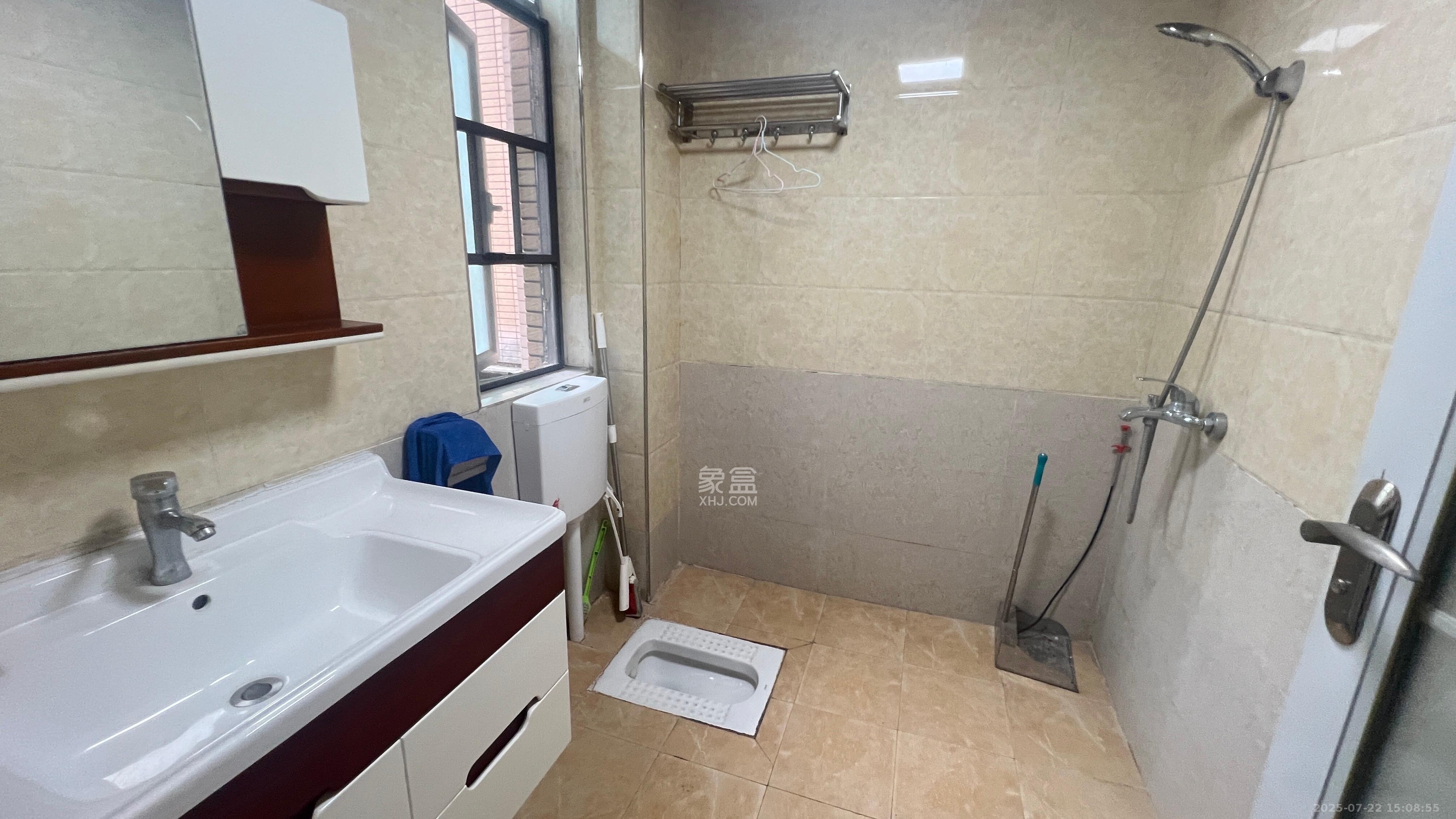 新城新世界一二三期 3室2厅1卫 2500.0元/月 新城新世界一二三期 3室2厅1卫 2500.0元/月室内图