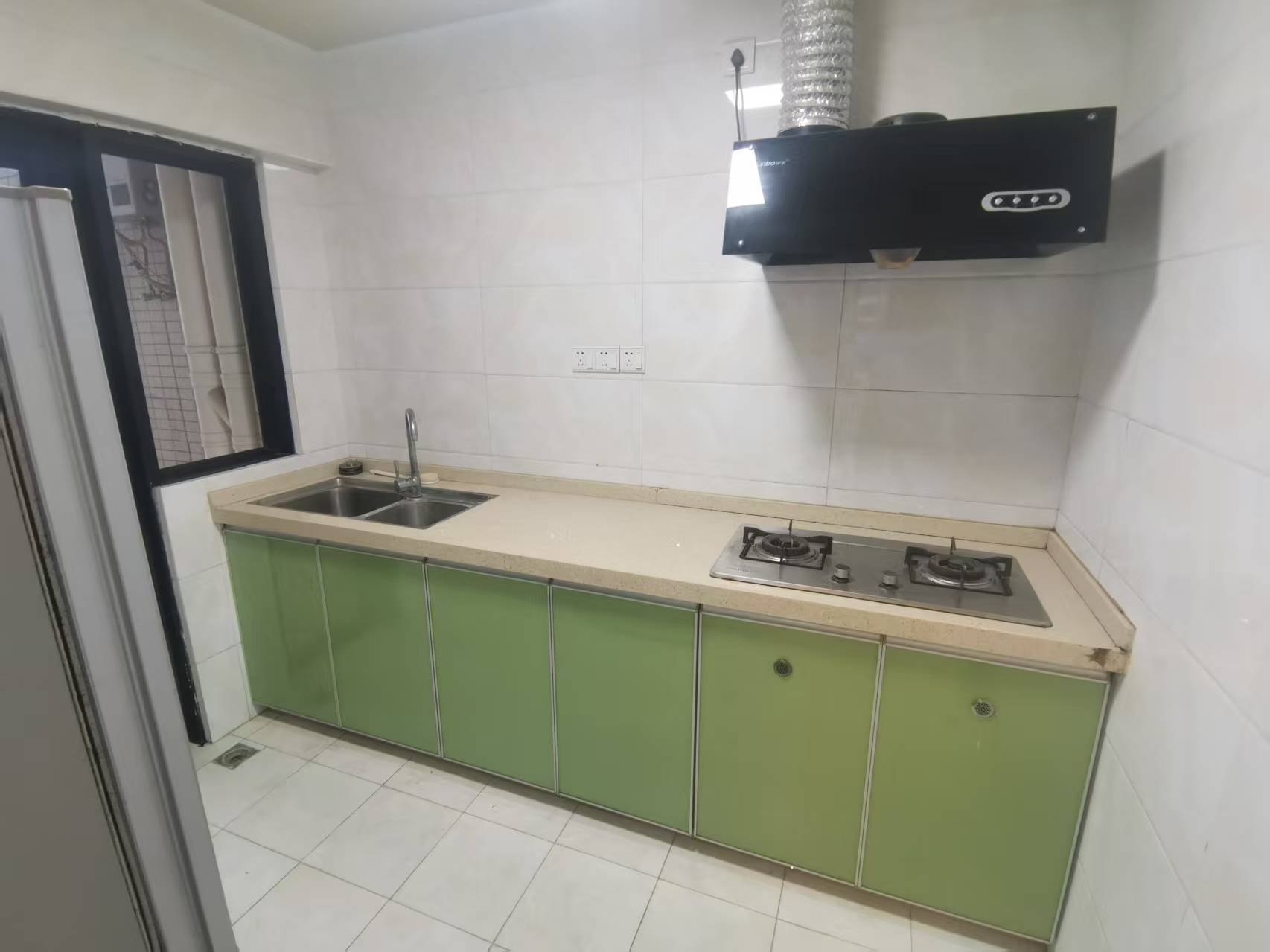 万景峰一期  3室2厅2卫    2300.0元/月 万景峰一期  3室2厅2卫    2300.0元/月室内图