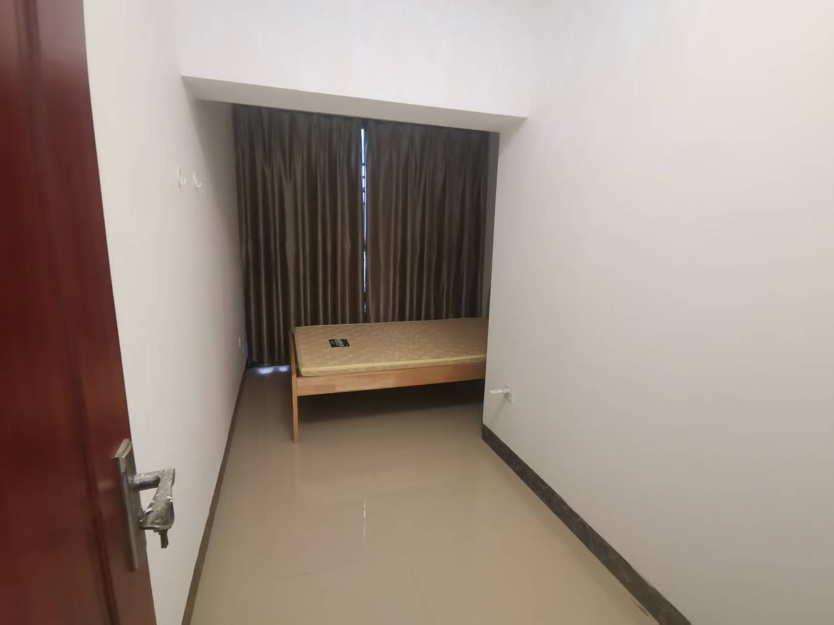 万景峰一期  3室2厅2卫    2300.0元/月 万景峰一期  3室2厅2卫    2300.0元/月室内图