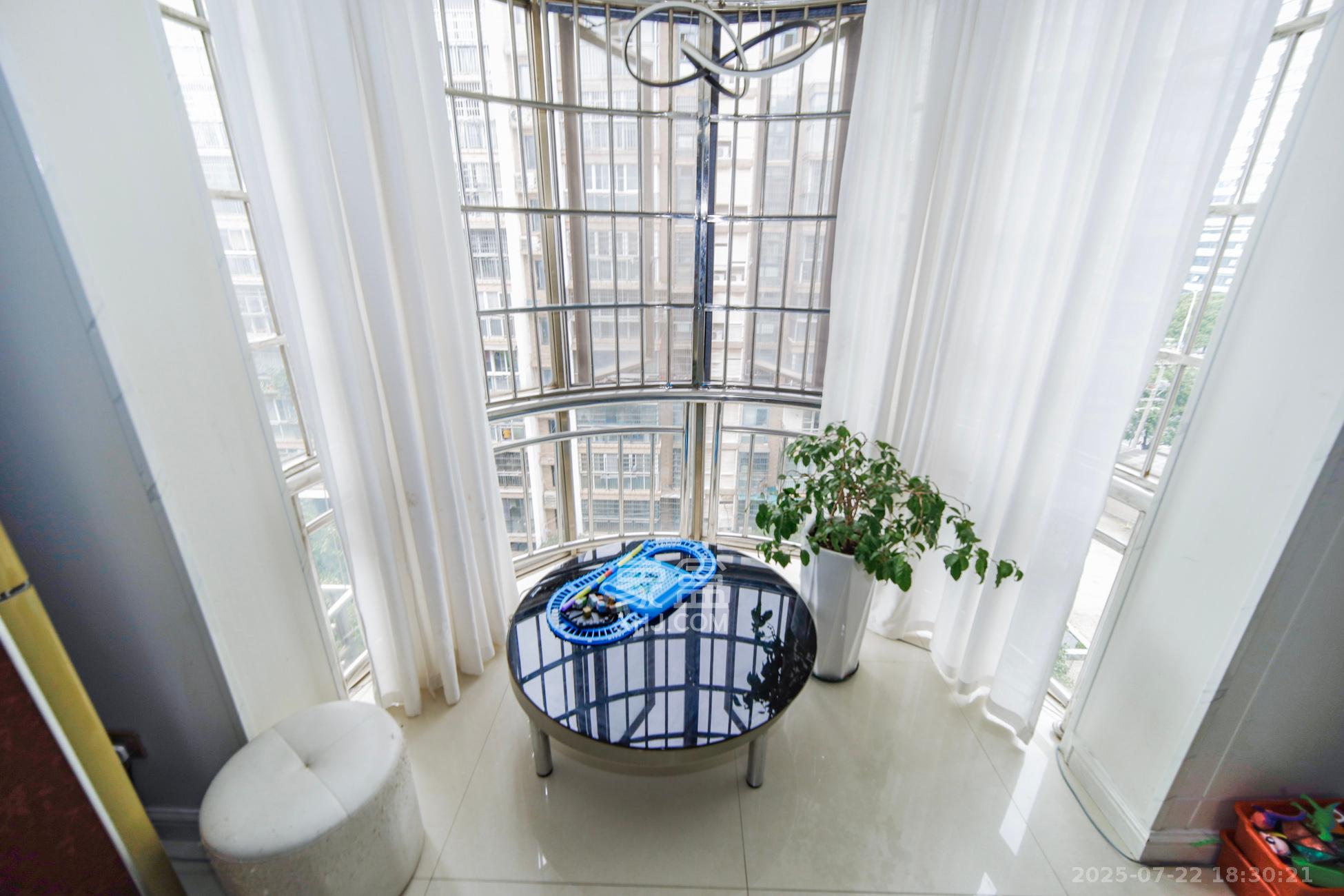 德馨园  3室2厅1卫    100.0万 德馨园  3室2厅1卫    100.0万阳台