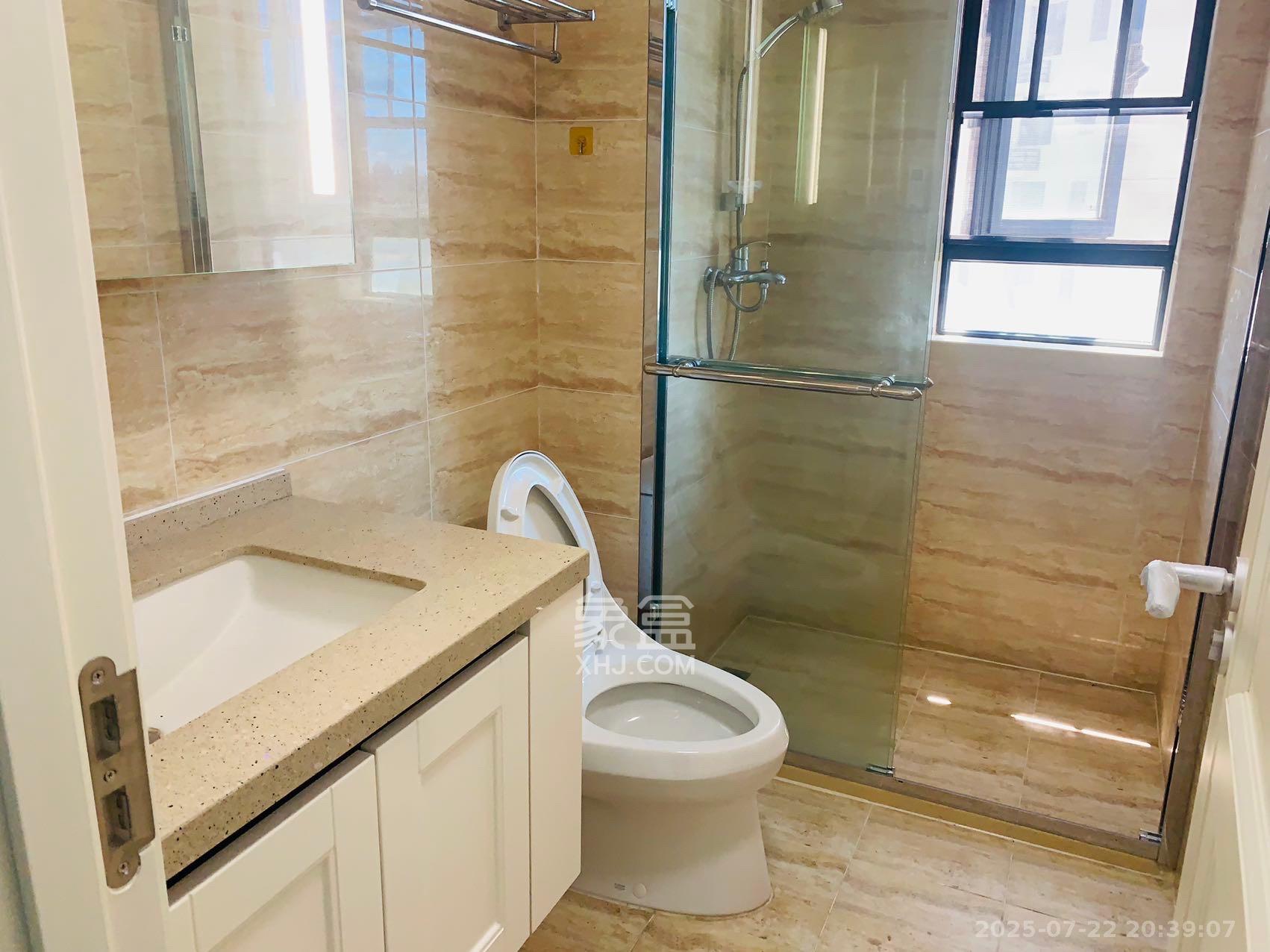 万科魅力之城锋镜里  3室2厅2卫    2100.0元/月 万科魅力之城锋镜里  3室2厅2卫    2100.0元/月室内图