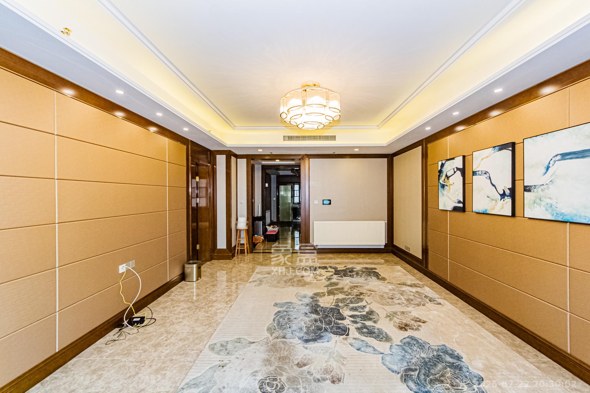 恒大御景半岛锦绣苑 4室2厅2卫 220.0万 恒大御景半岛锦绣苑 4室2厅2卫 220.0万客厅