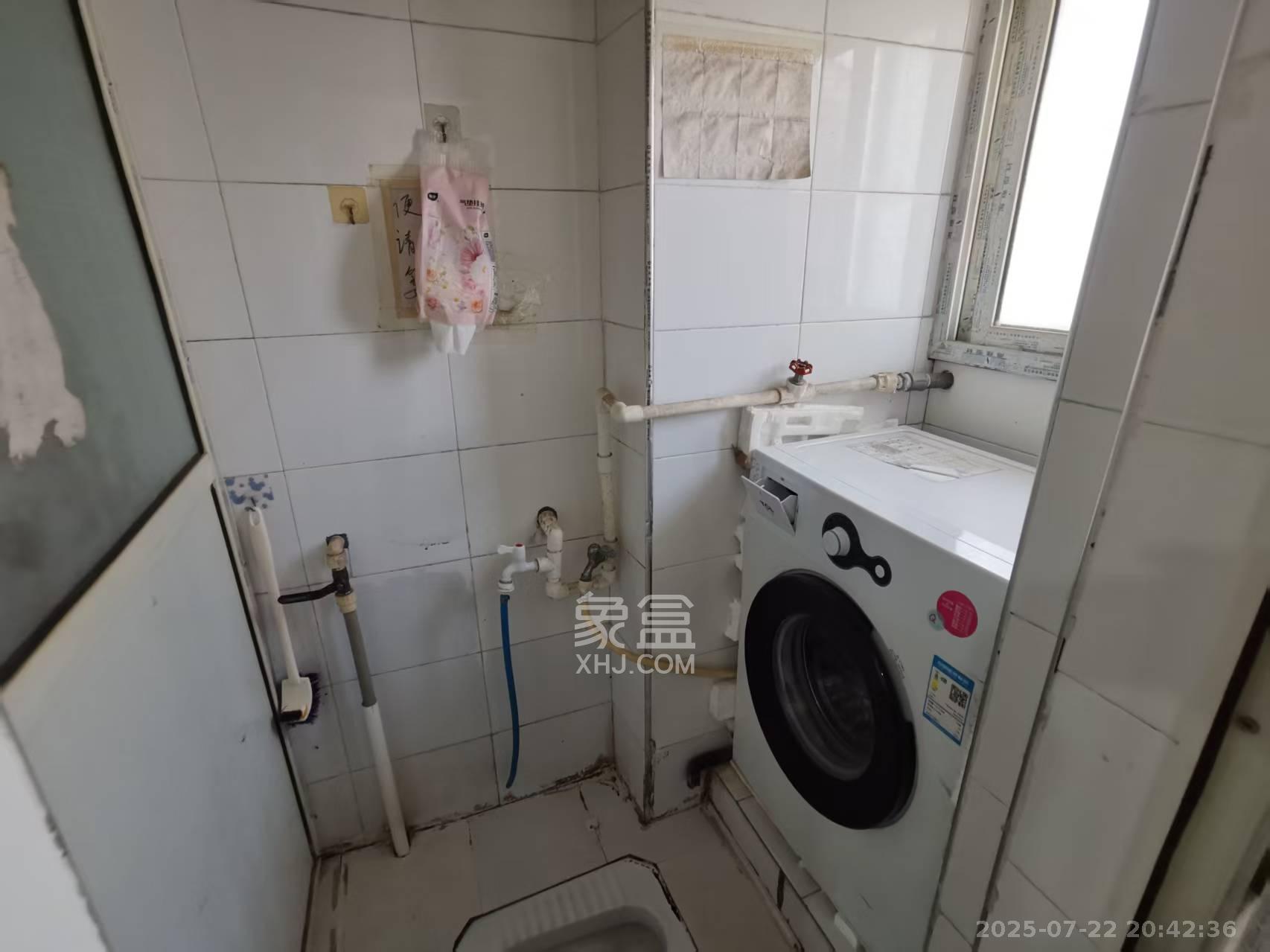 新民小区  2室2厅1卫    1900.0元/月 新民小区  2室2厅1卫    1900.0元/月室内图