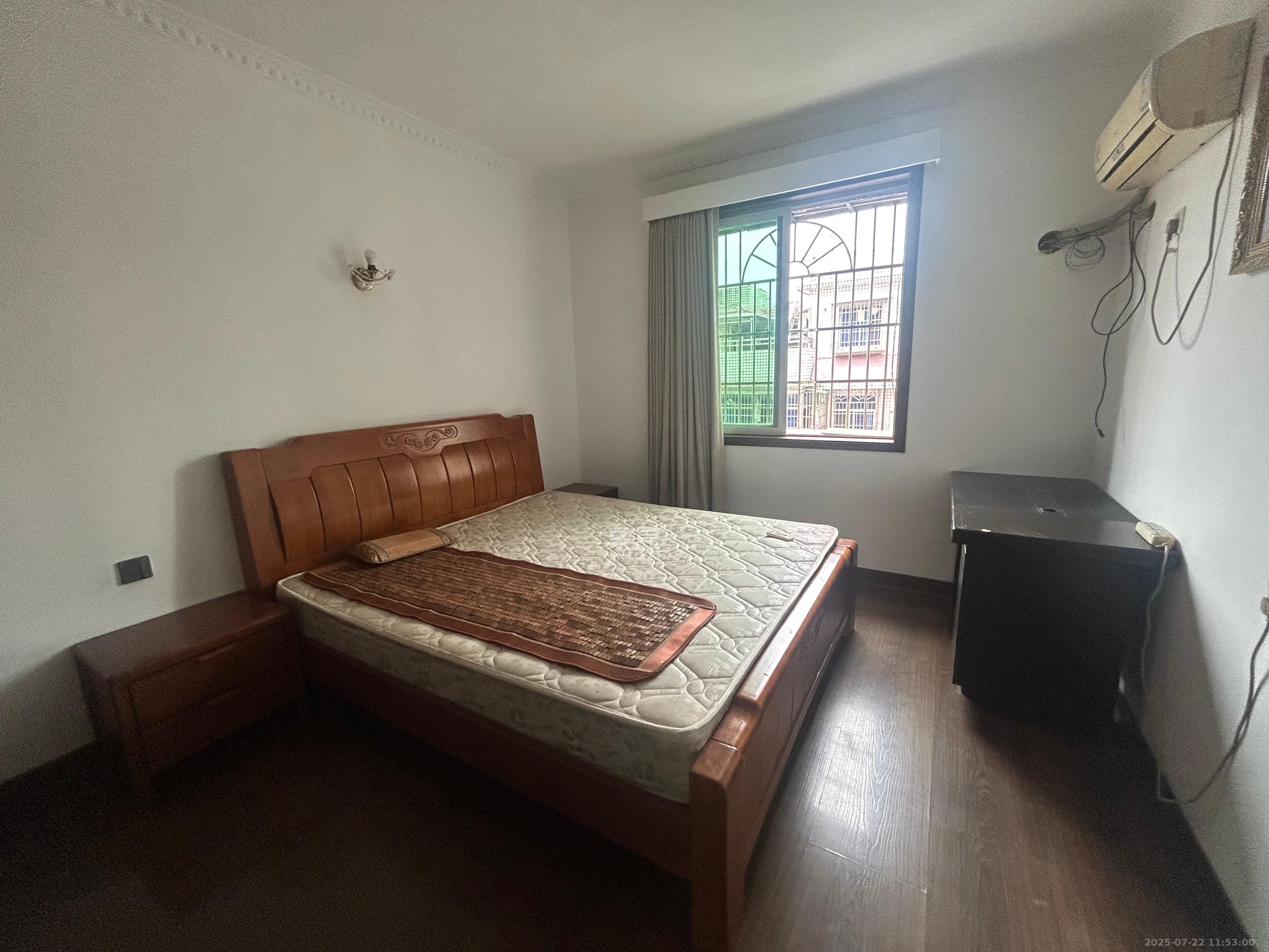 马王堆陶瓷建材新城  3室2厅1卫    2400.0元/月室内图