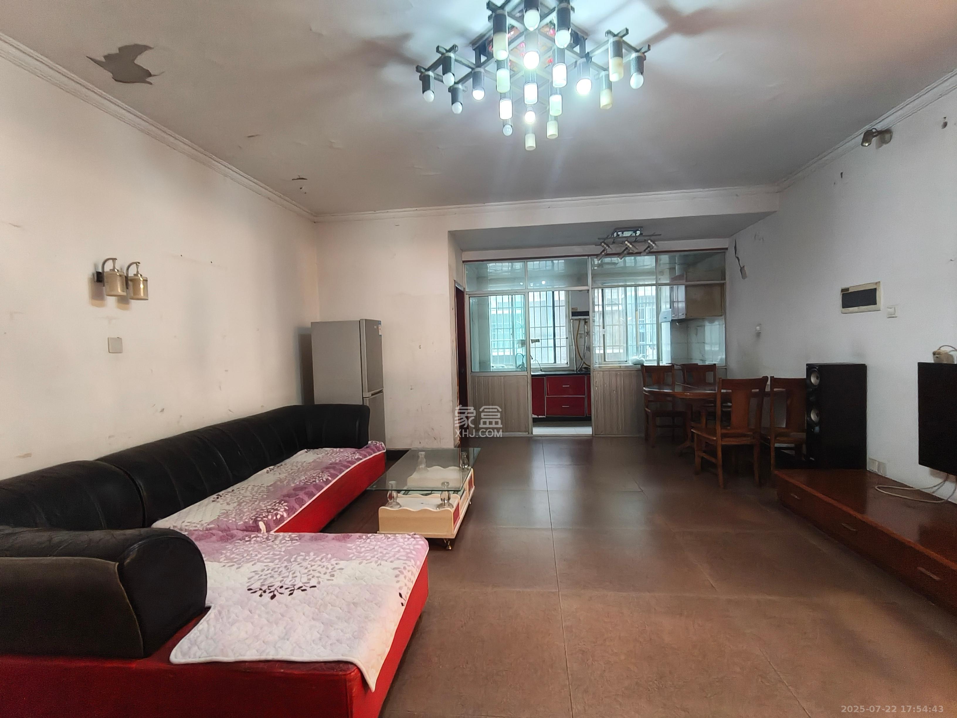 湘绣城 2室1厅1卫 1300.0元/月 湘绣城 2室1厅1卫 1300.0元/月室内图