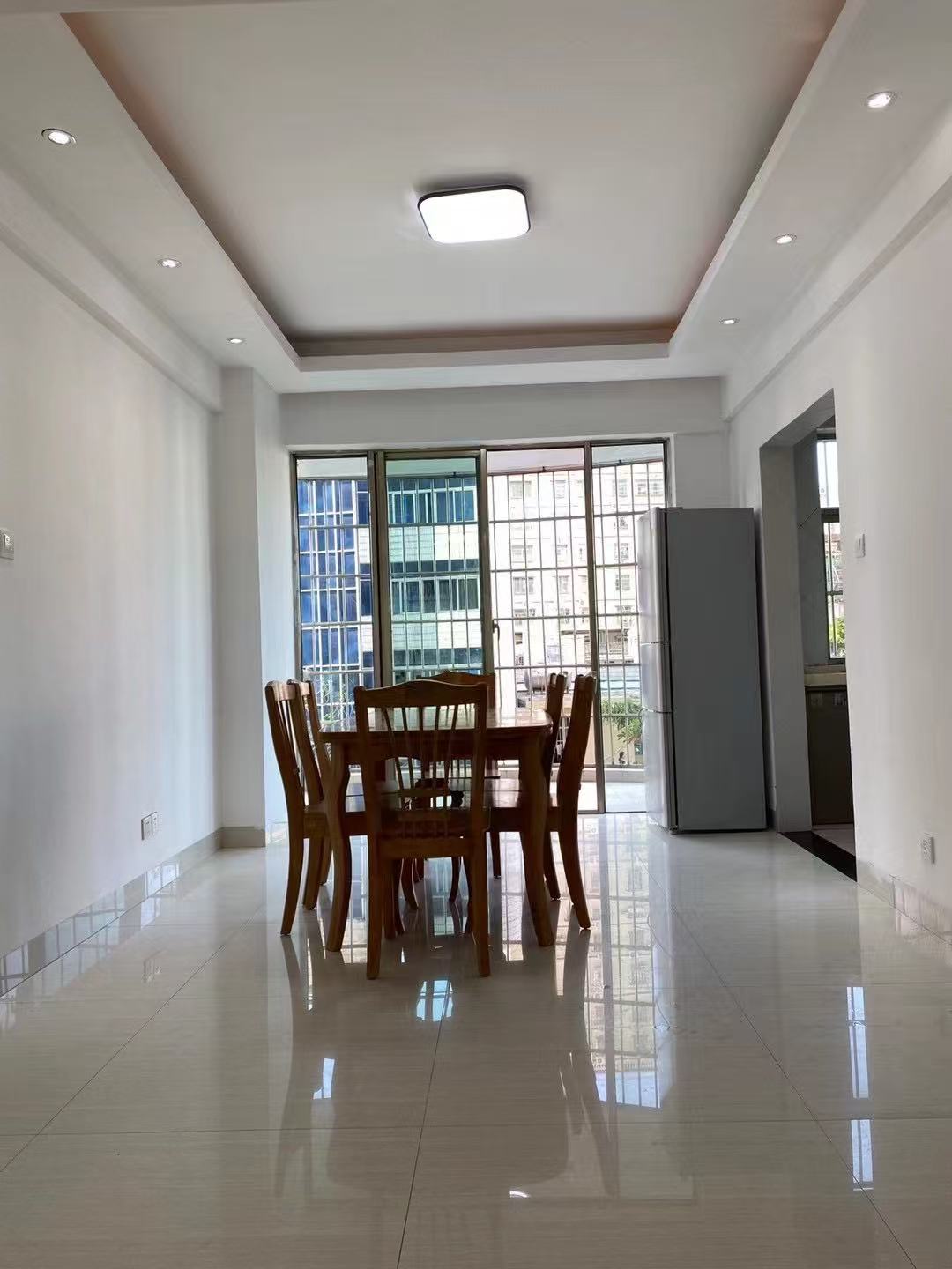 三林怡和园  3室2厅1卫    2600.0元/月室内图