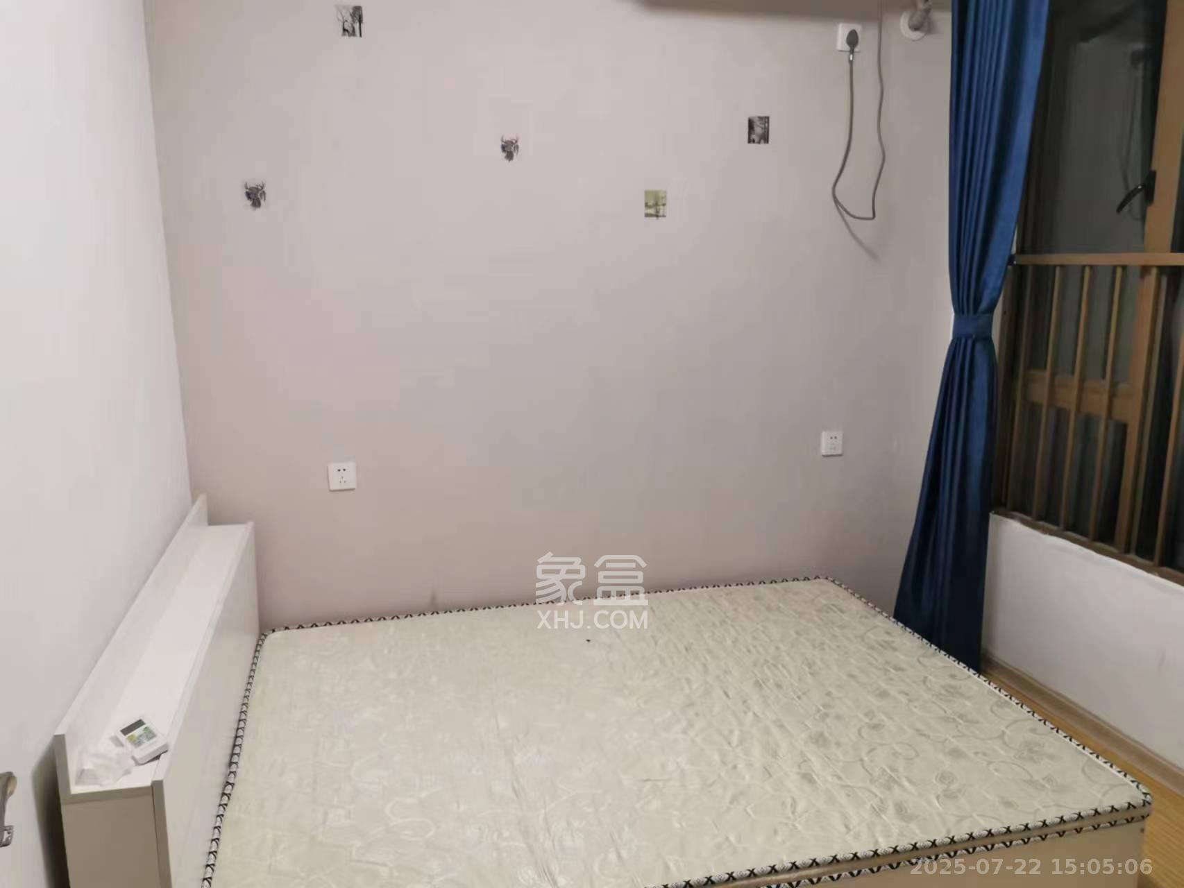 第六都（陆都小区）  3室2厅1卫    3200.0元/月室内图