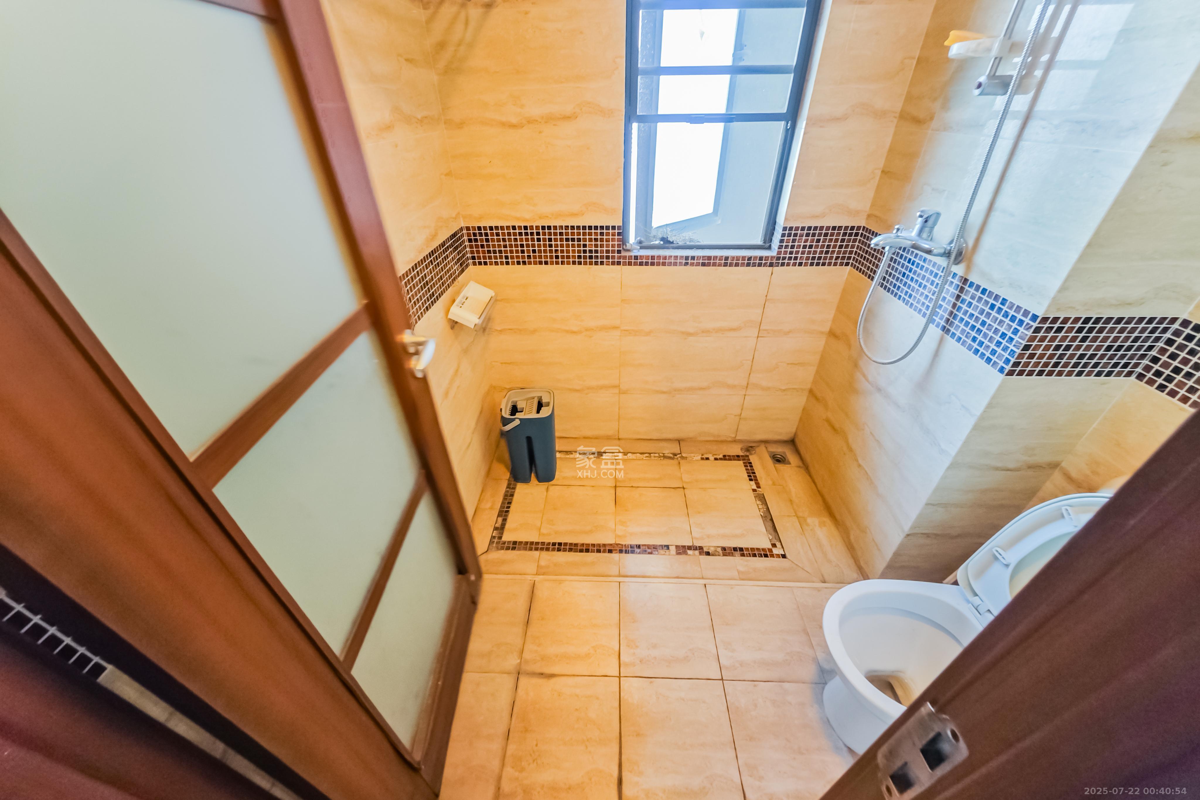 兴旺正佳广场(金石雅苑) 5室2厅2卫 139.0万 兴旺正佳广场(金石雅苑) 5室2厅2卫 139.0万其他