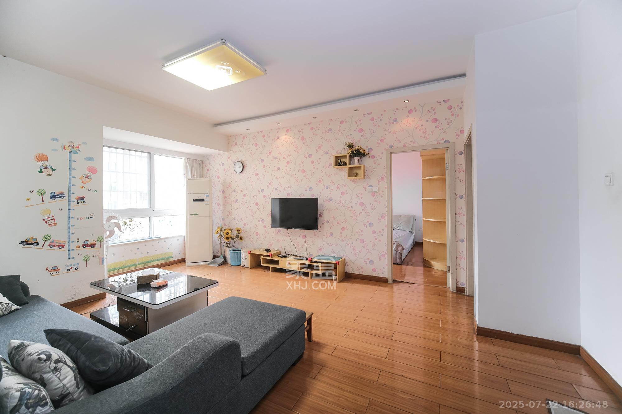 山水湾 3室2厅1卫 59.8万 山水湾 3室2厅1卫 59.8万客厅