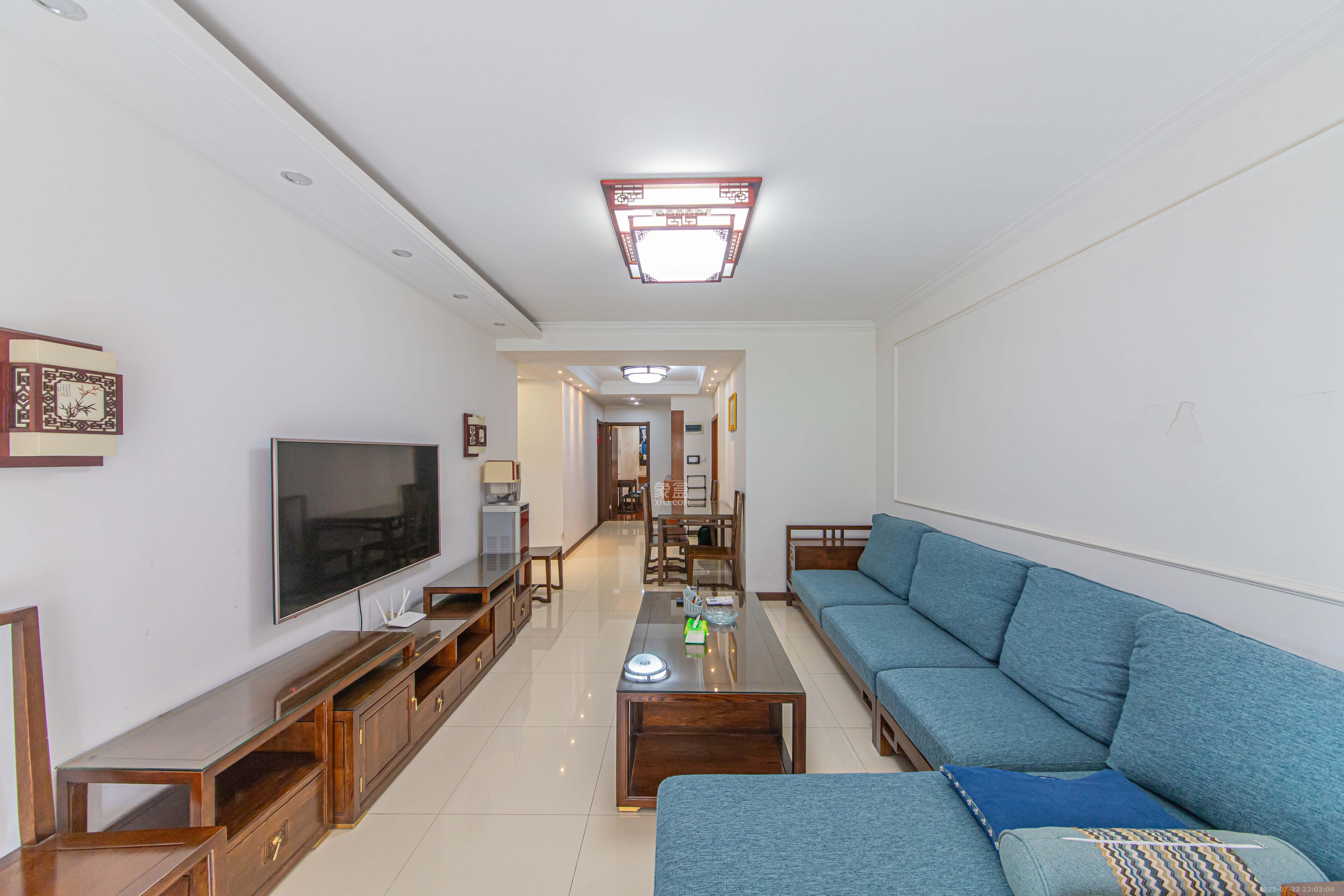 绿地公馆（绿地名邸）  3室2厅1卫    120.0万客厅