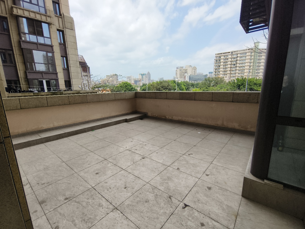 海航豪庭北苑 5室2厅3卫 5500.0元/月 海航豪庭北苑 5室2厅3卫 5500.0元/月室内图