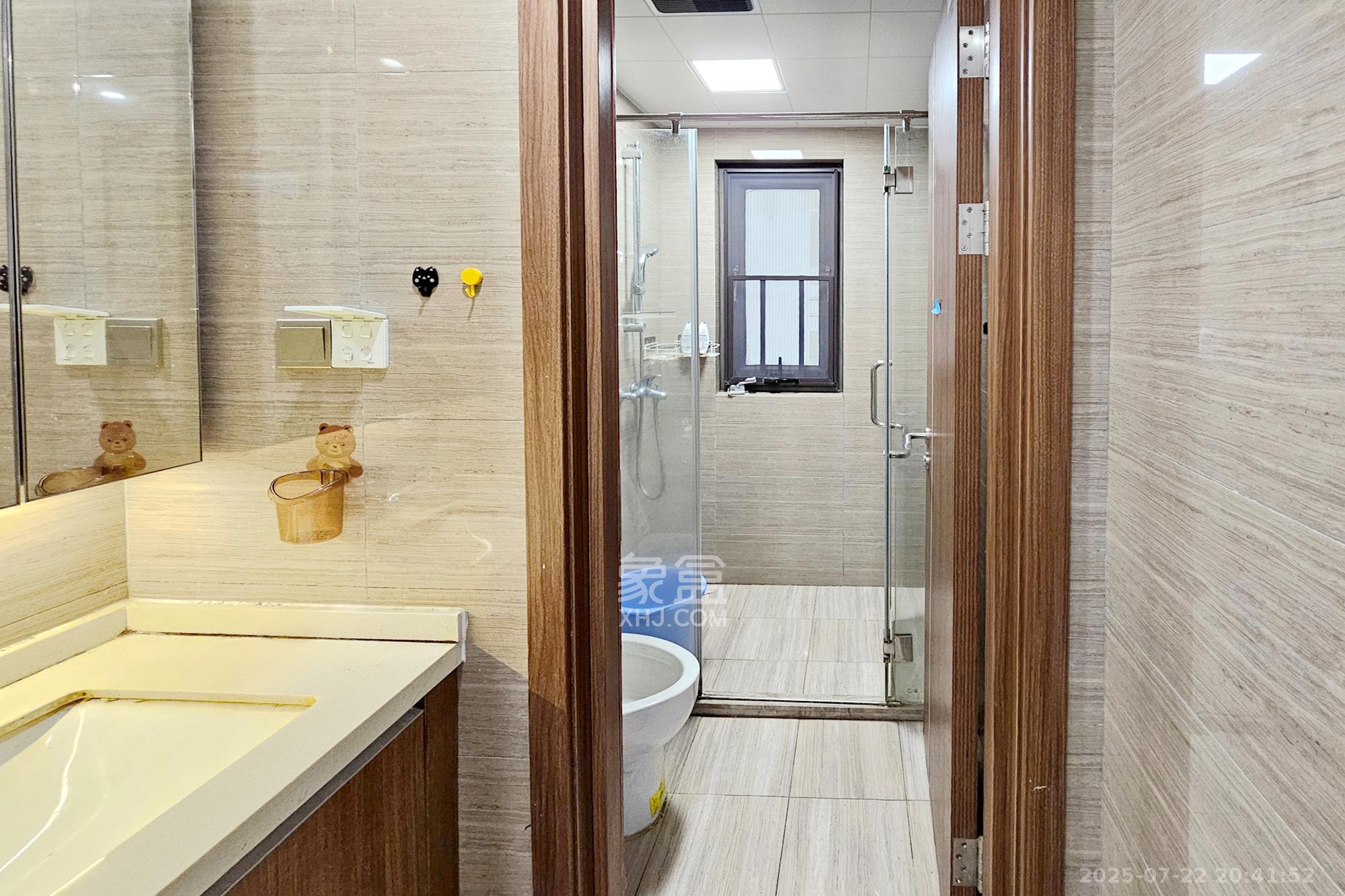 阳光城尚东湾蜜桃园 3室2厅1卫 112.0万 阳光城尚东湾蜜桃园 3室2厅1卫 112.0万卫生间