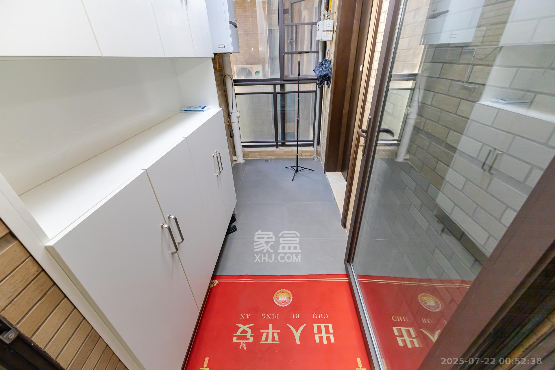 时代倾城一期  3室2厅2卫   85.00万阳台