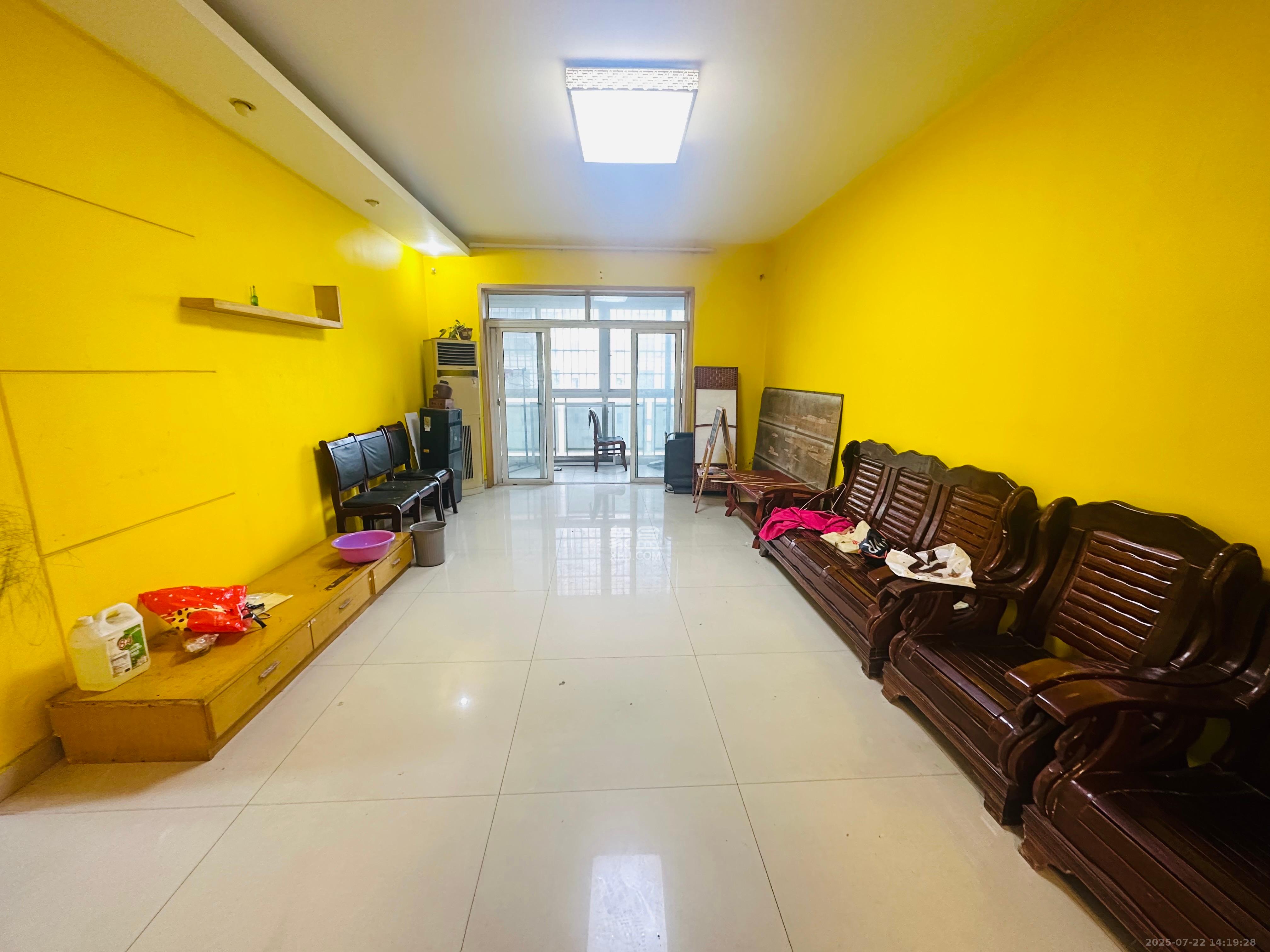 紫薇鑫园 3室2厅1卫 2400.0元/月 紫薇鑫园 3室2厅1卫 2400.0元/月室内图