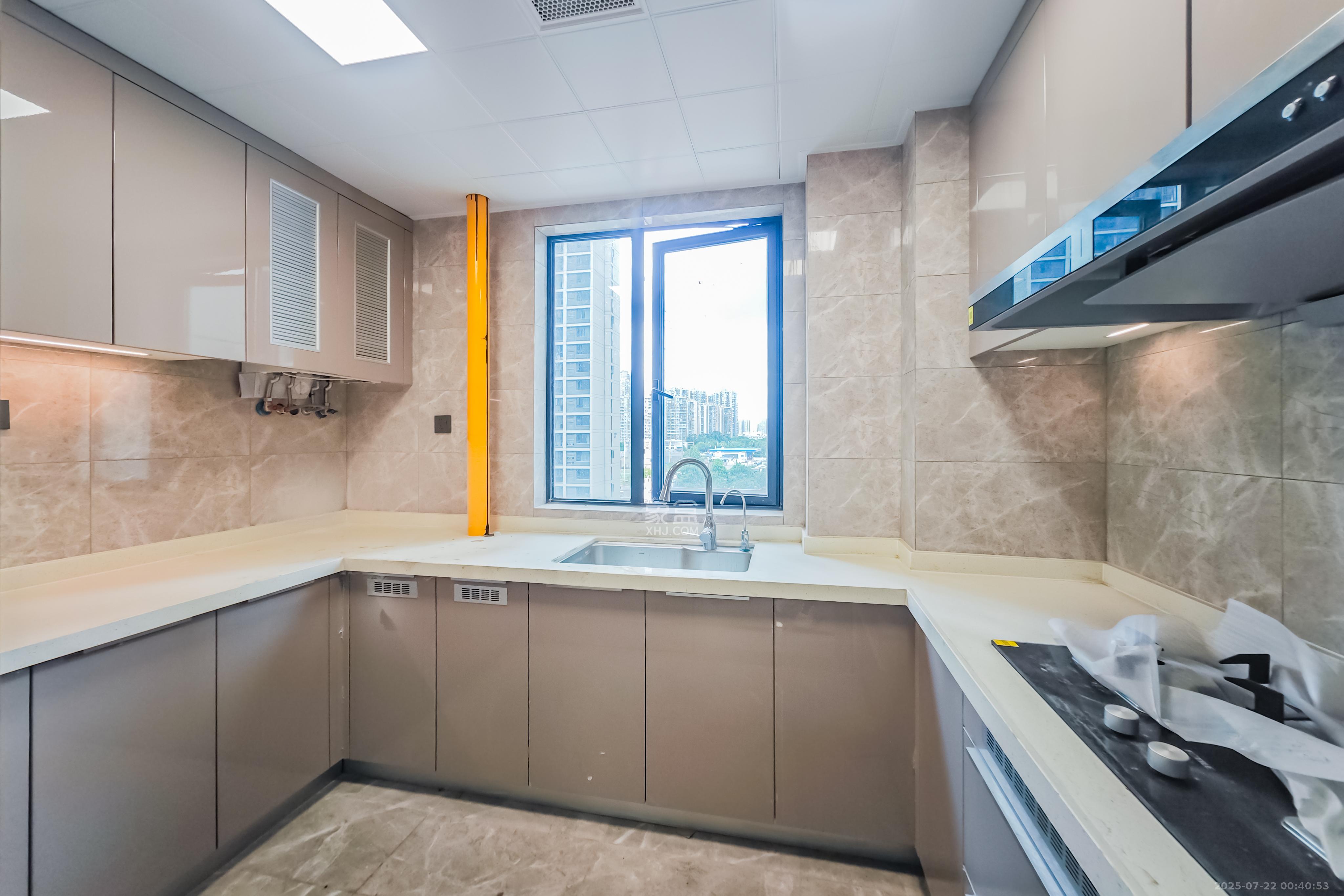 兴旺正佳广场(金石雅苑) 5室2厅2卫 139.0万 兴旺正佳广场(金石雅苑) 5室2厅2卫 139.0万其他