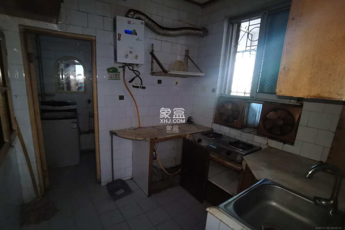 梨子山社区长电宿舍  2室2厅1卫    1200.0元/月 梨子山社区长电宿舍  2室2厅1卫    1200.0元/月室内图