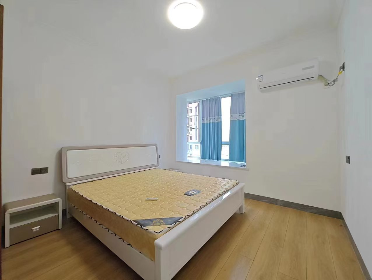 特变水木融城  3室2厅2卫    2500.0元/月室内图