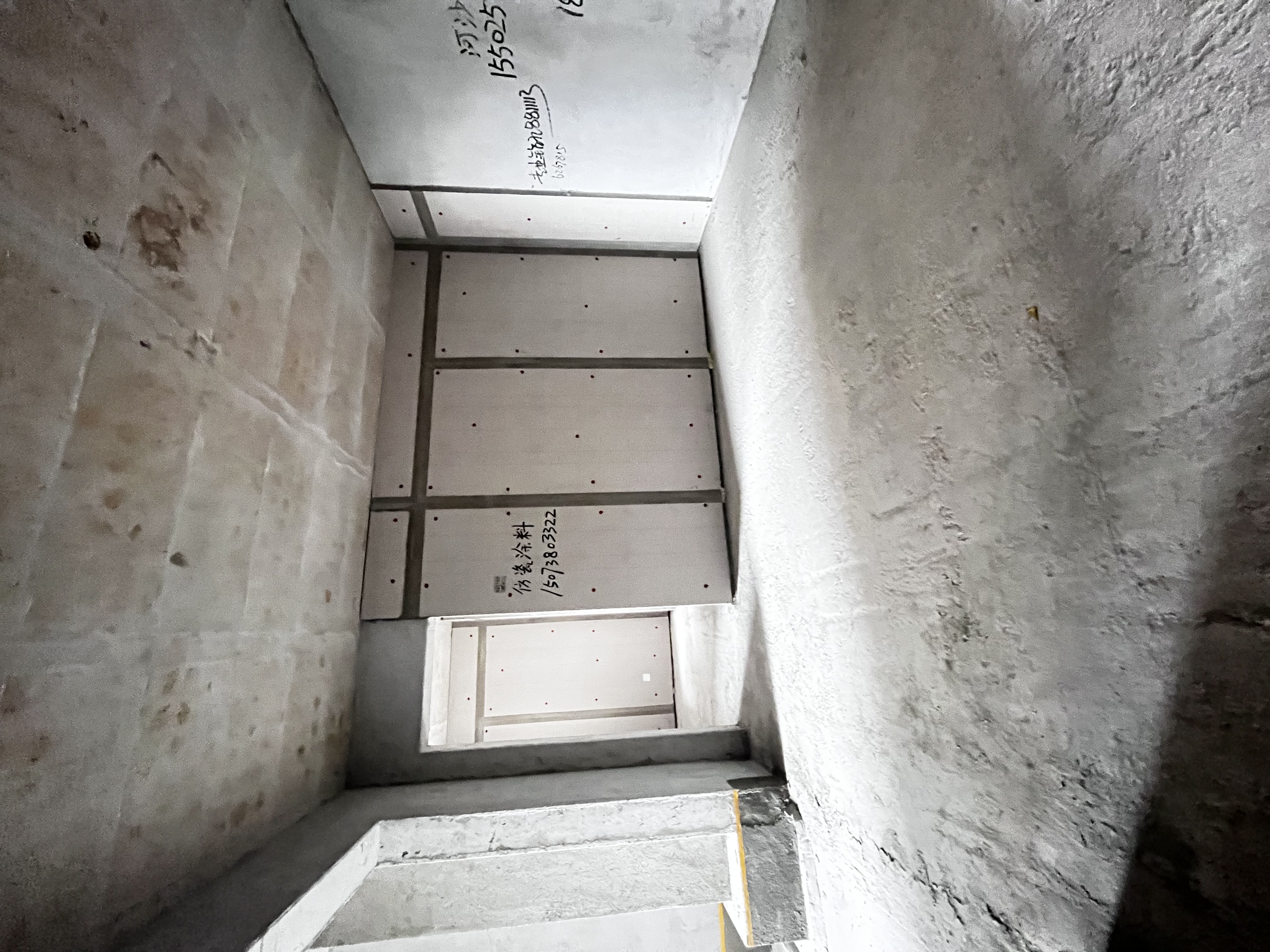 吾悦广场 5室2厅2卫 78.8万 吾悦广场 5室2厅2卫 78.8万客厅