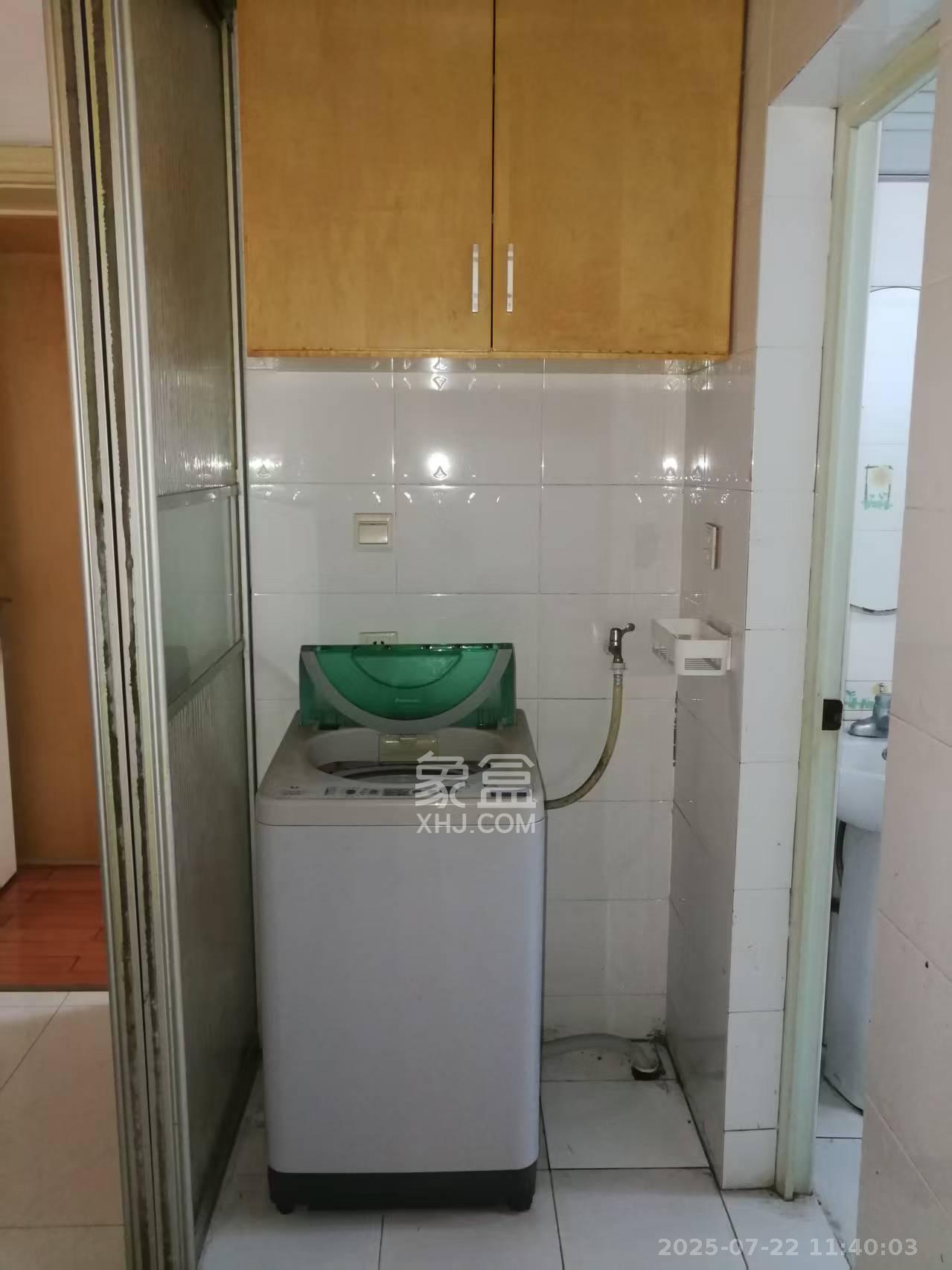 金泰小区 1室2厅1卫 1800.0元/月 金泰小区 1室2厅1卫 1800.0元/月室内图