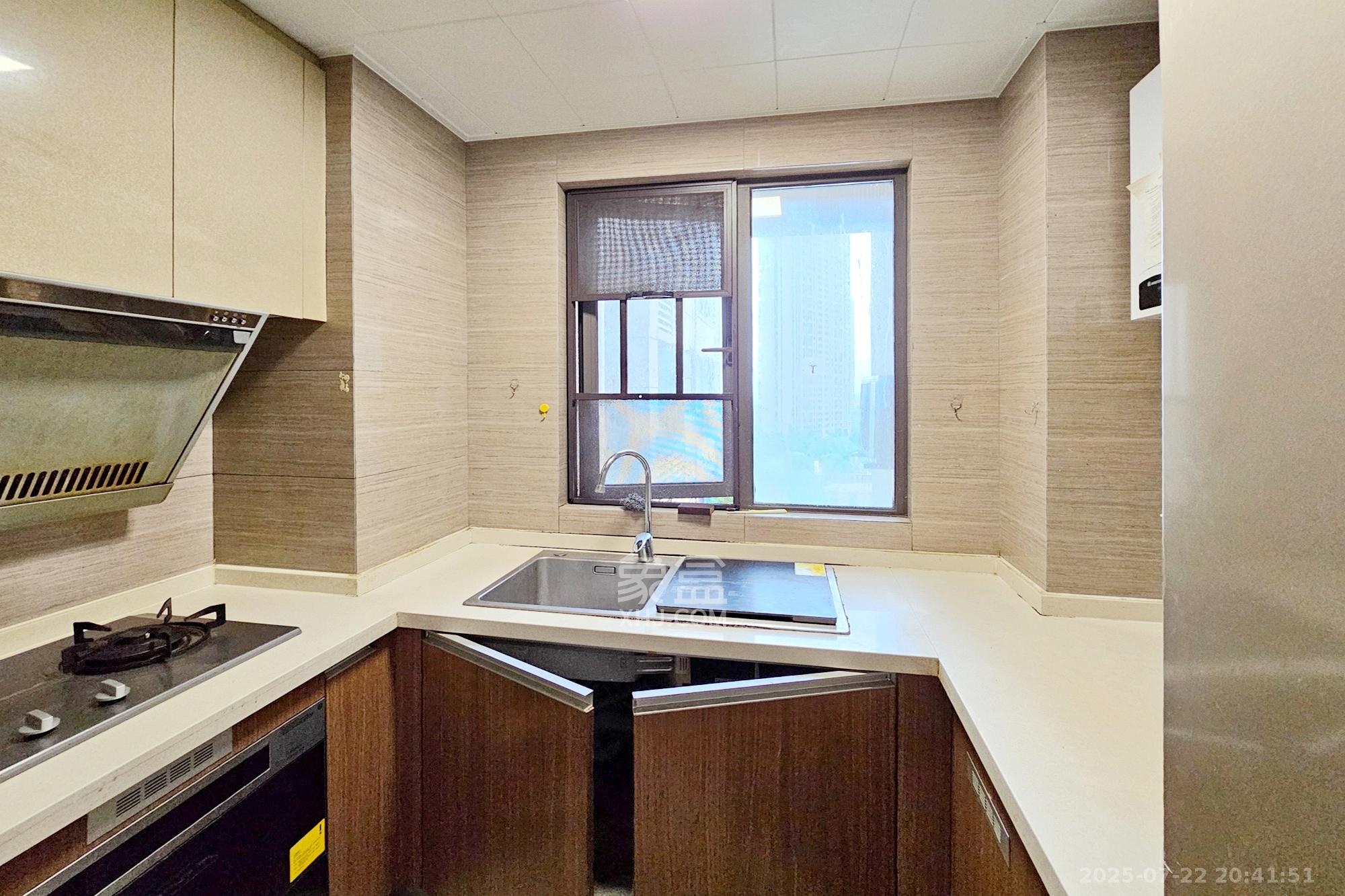 阳光城尚东湾蜜桃园 3室2厅1卫 112.0万 阳光城尚东湾蜜桃园 3室2厅1卫 112.0万其他