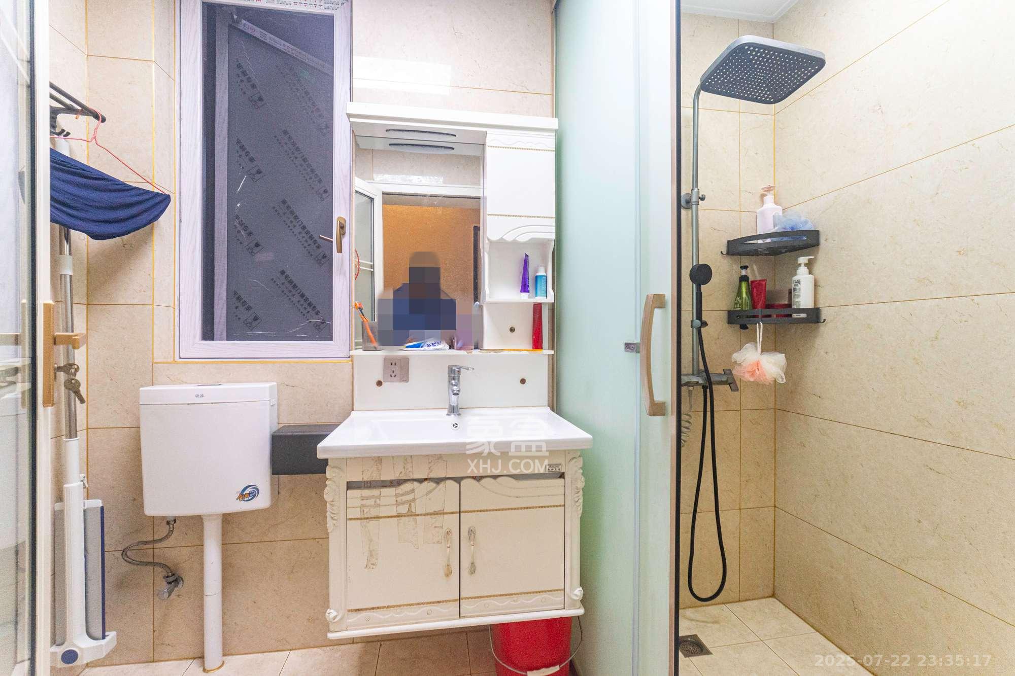 中交建发松雅院 4室2厅2卫 138.0万 中交建发松雅院 4室2厅2卫 138.0万卫生间