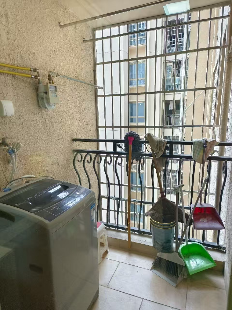 碧桂园 4室2厅2卫 1800.0元/月 碧桂园 4室2厅2卫 1800.0元/月室内图