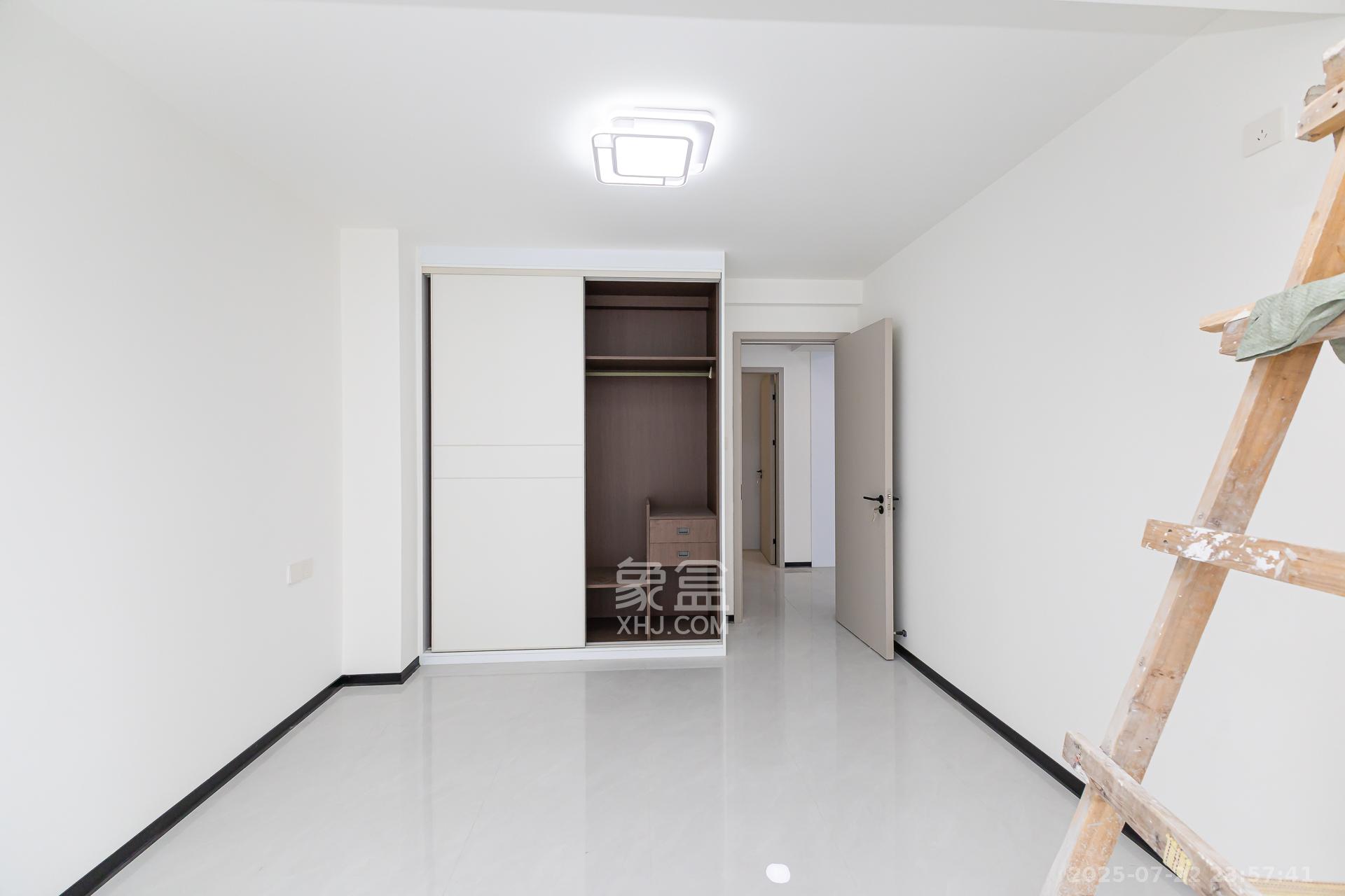 越秀湘江星汇城二期 4室2厅2卫 119.0万 越秀湘江星汇城二期 4室2厅2卫 119.0万卧室