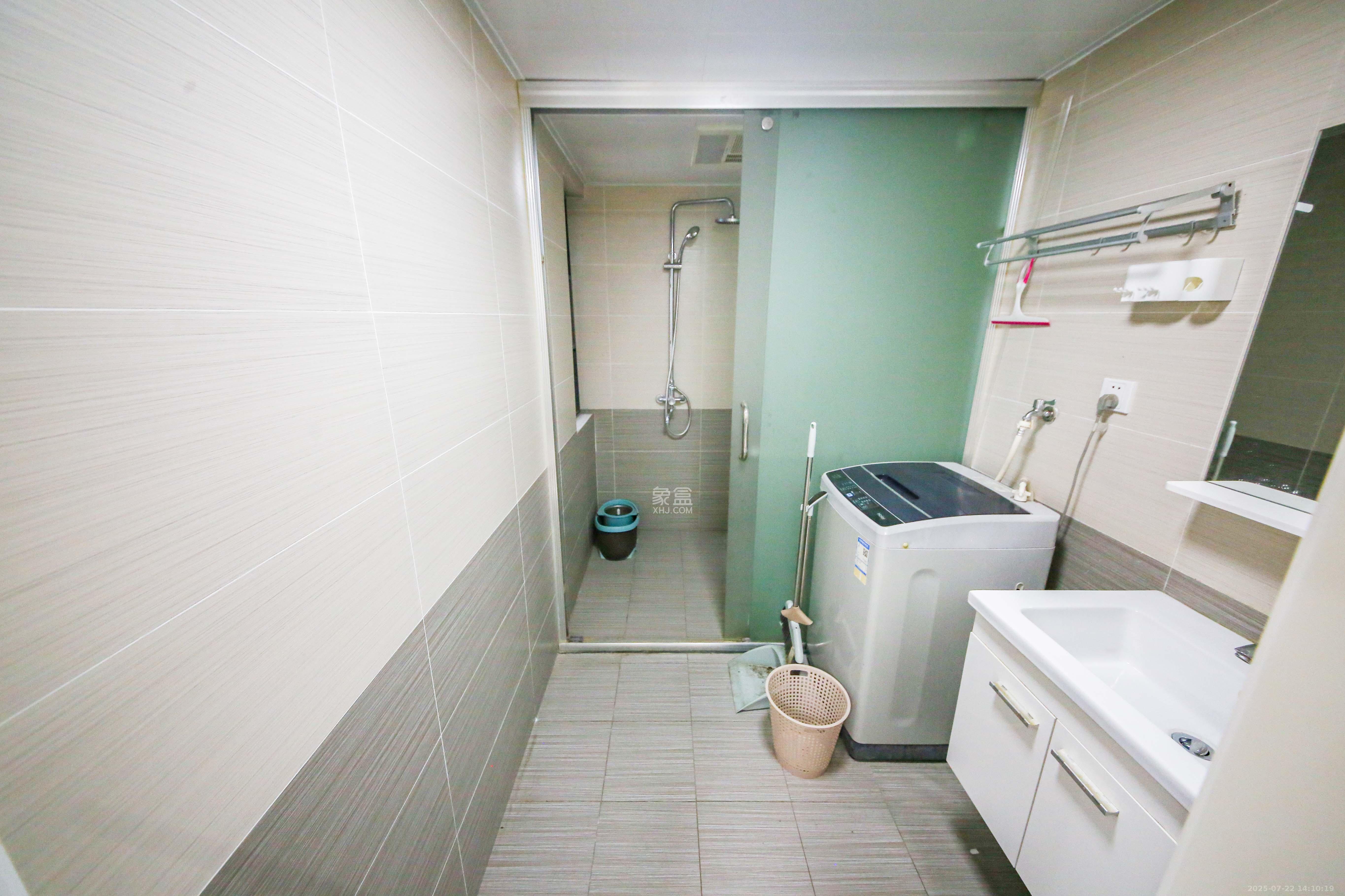 兴隆景苑  2室2厅1卫   68.00万卫生间