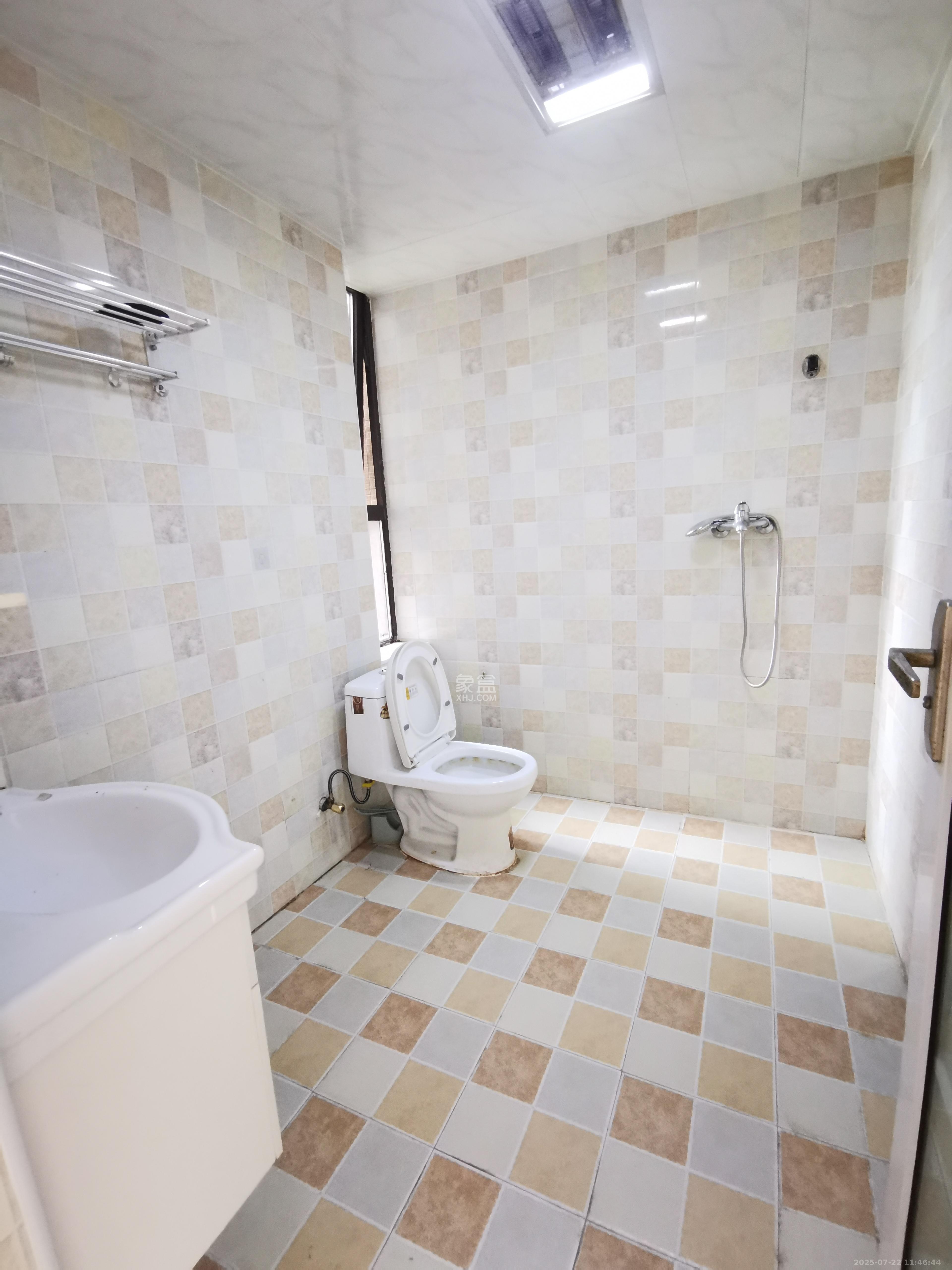 洋湖18克拉(旷远洋湖18克拉) 3室2厅2卫 3200.0元/月 洋湖18克拉(旷远洋湖18克拉) 3室2厅2卫 3200.0元/月室内图