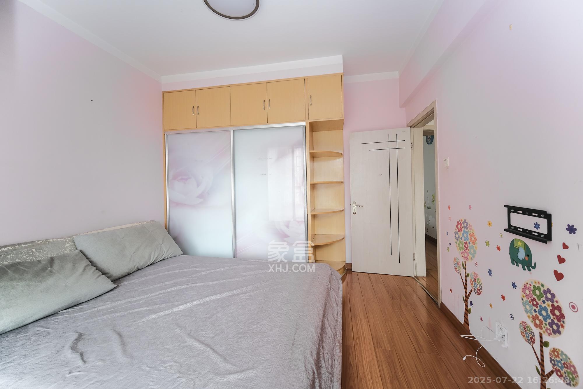 山水湾 3室2厅1卫 59.8万 山水湾 3室2厅1卫 59.8万卧室