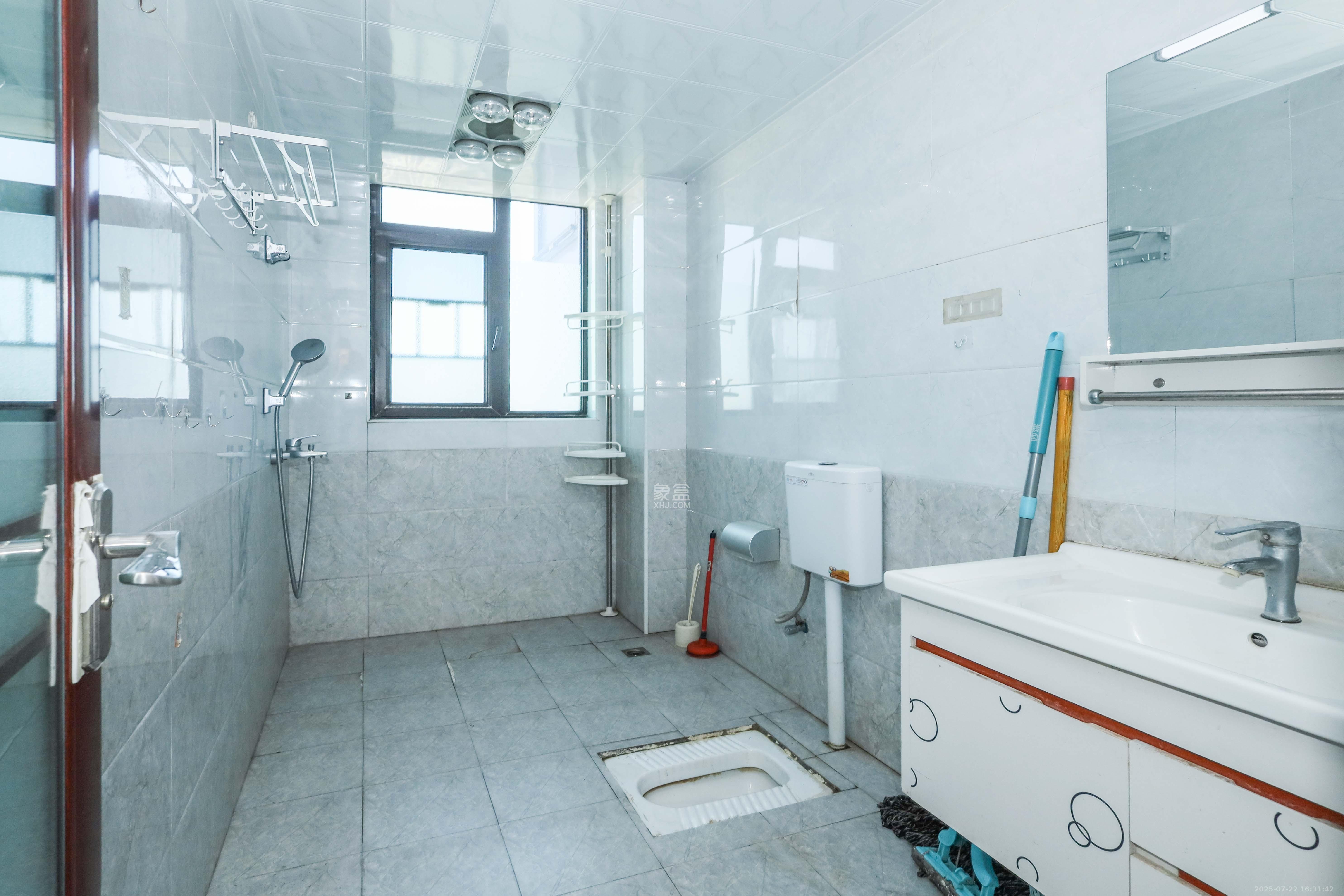 晟通牡丹舸 3室2厅2卫 210.0万 晟通牡丹舸 3室2厅2卫 210.0万卫生间