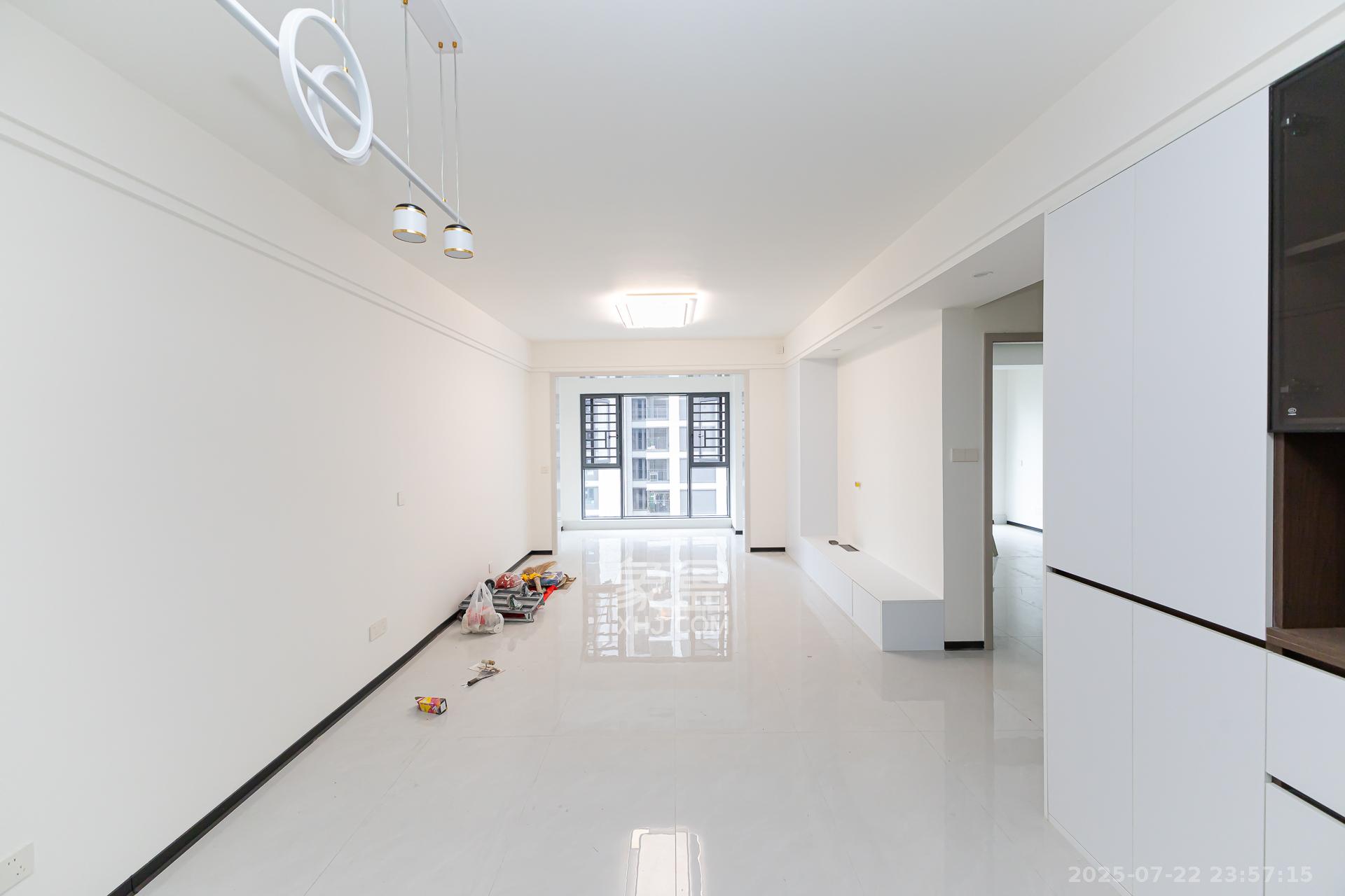 越秀湘江星汇城二期 4室2厅2卫 119.0万 越秀湘江星汇城二期 4室2厅2卫 119.0万客厅