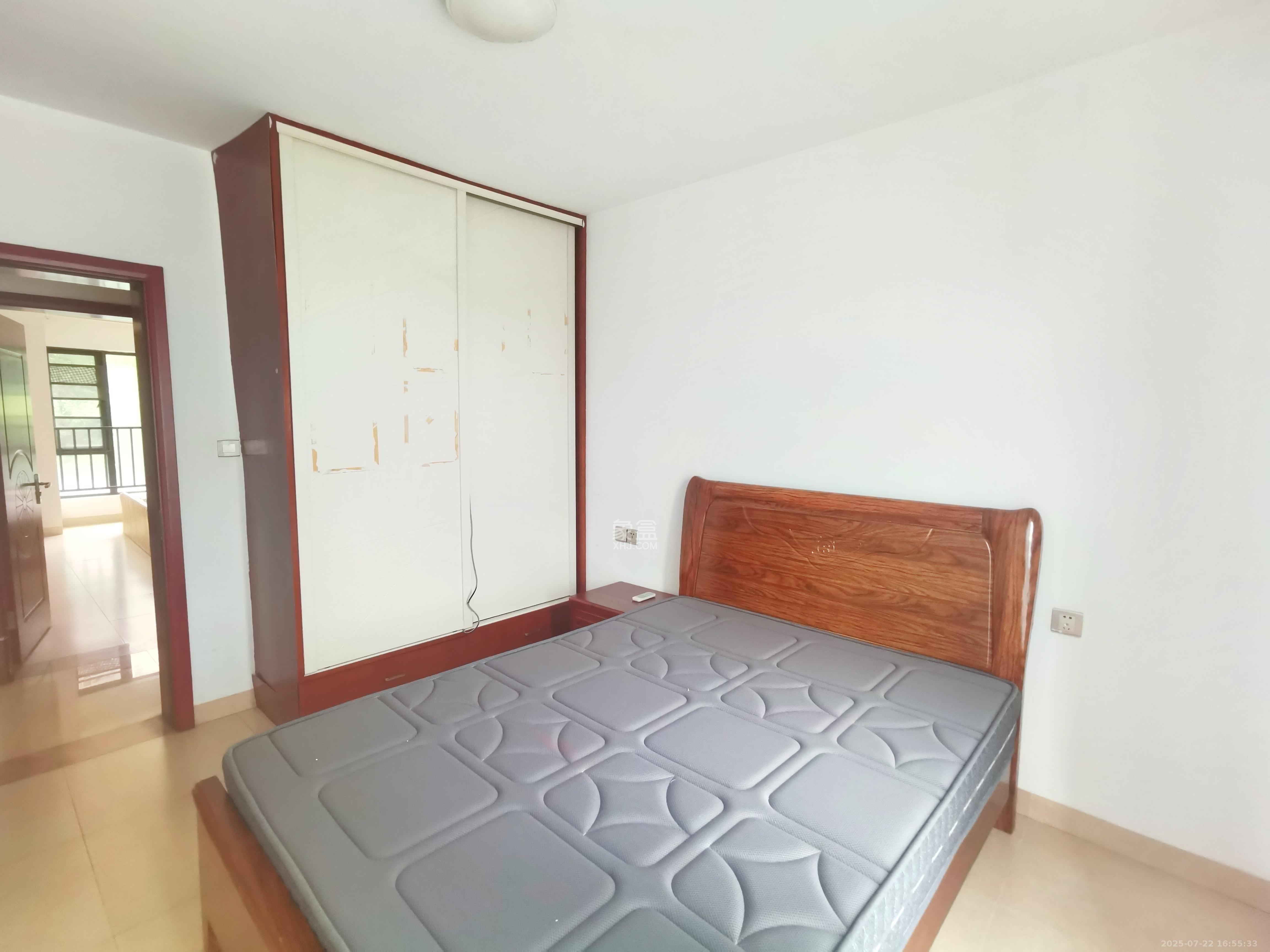 三一街区  3室2厅1卫   1800.00元/月室内图