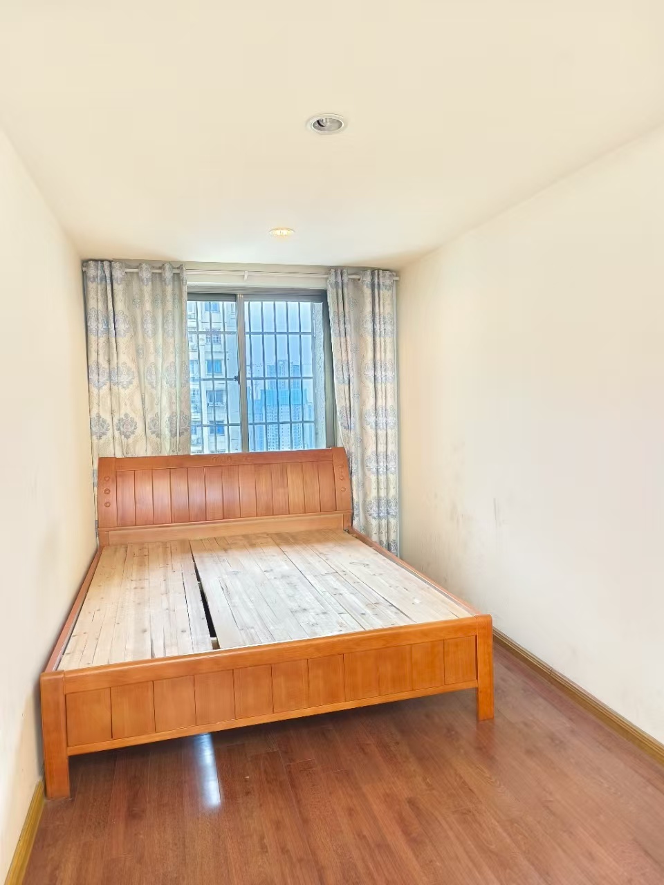 碧桂园 4室2厅2卫 1800.0元/月 碧桂园 4室2厅2卫 1800.0元/月室内图