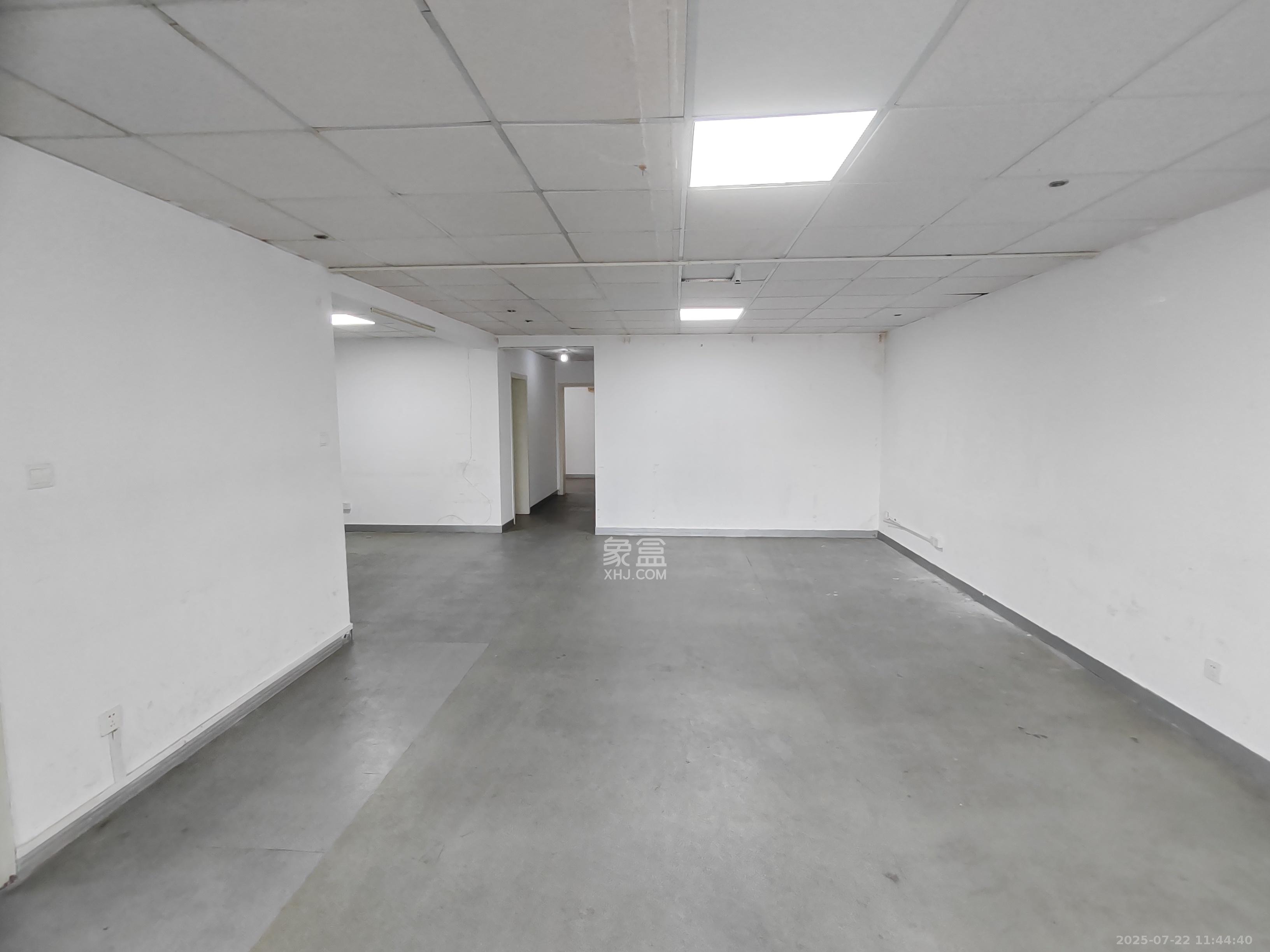 长远大厦  5室2厅2卫    3400.0元/月室内图