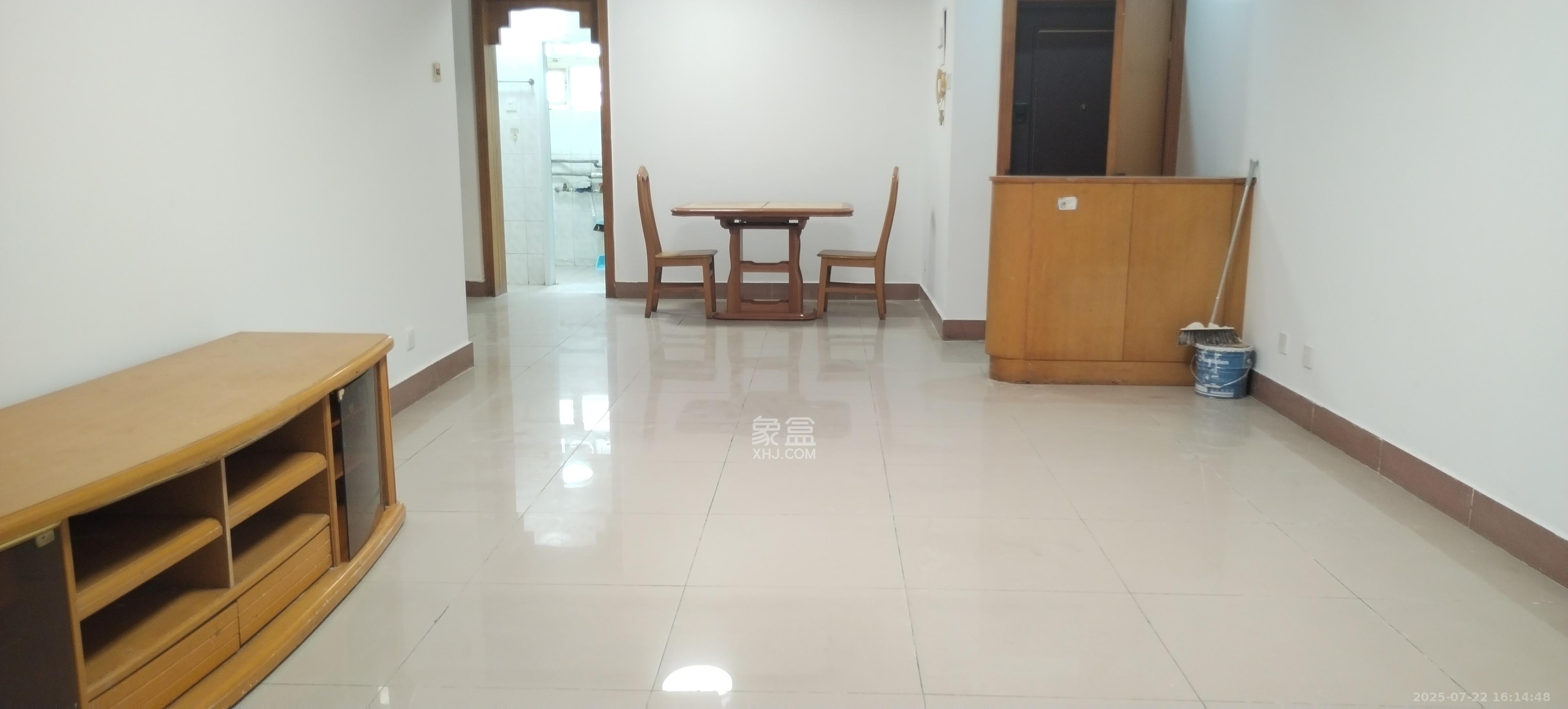 香樟路省委党校  4室2厅1卫    2500.0元/月 香樟路省委党校  4室2厅1卫    2500.0元/月