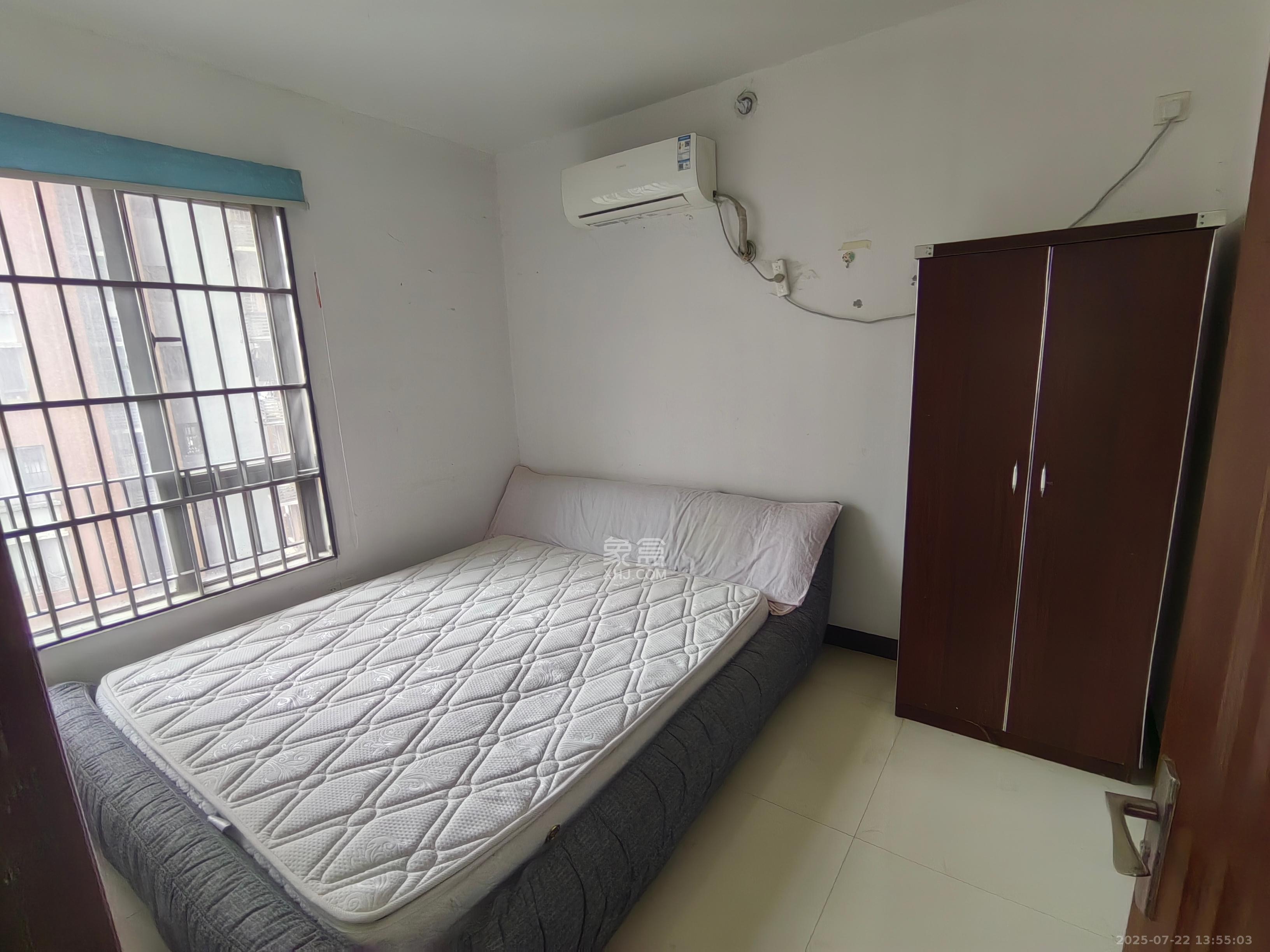 华润凤凰城二期  2室2厅1卫    1500.0元/月 华润凤凰城二期  2室2厅1卫    1500.0元/月室内图