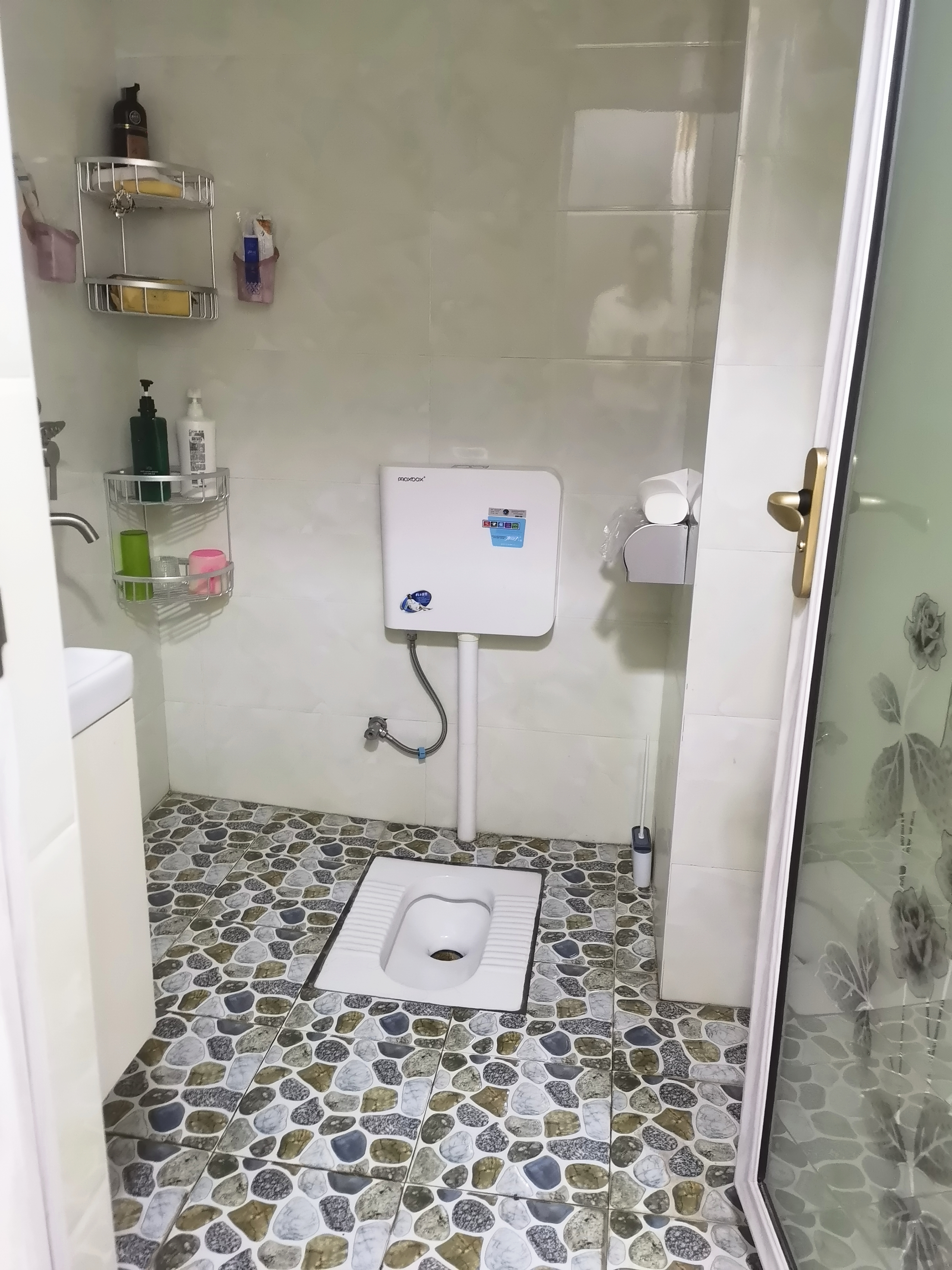 香格里拉 2室2厅1卫 1200.0元/月 香格里拉 2室2厅1卫 1200.0元/月室内图