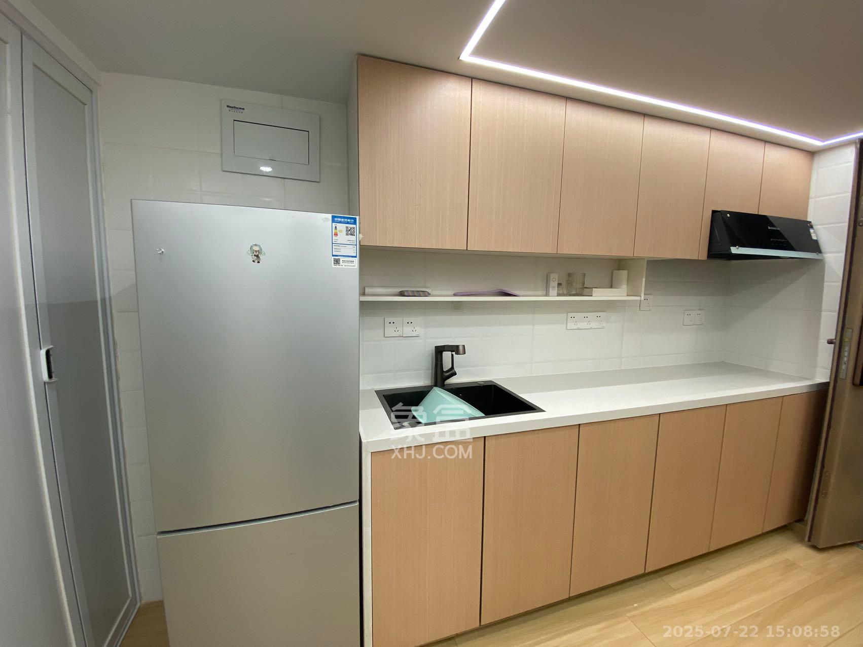 荣盛花语书苑  1室0厅0卫    2100.0元/月 荣盛花语书苑  1室0厅0卫    2100.0元/月室内图1