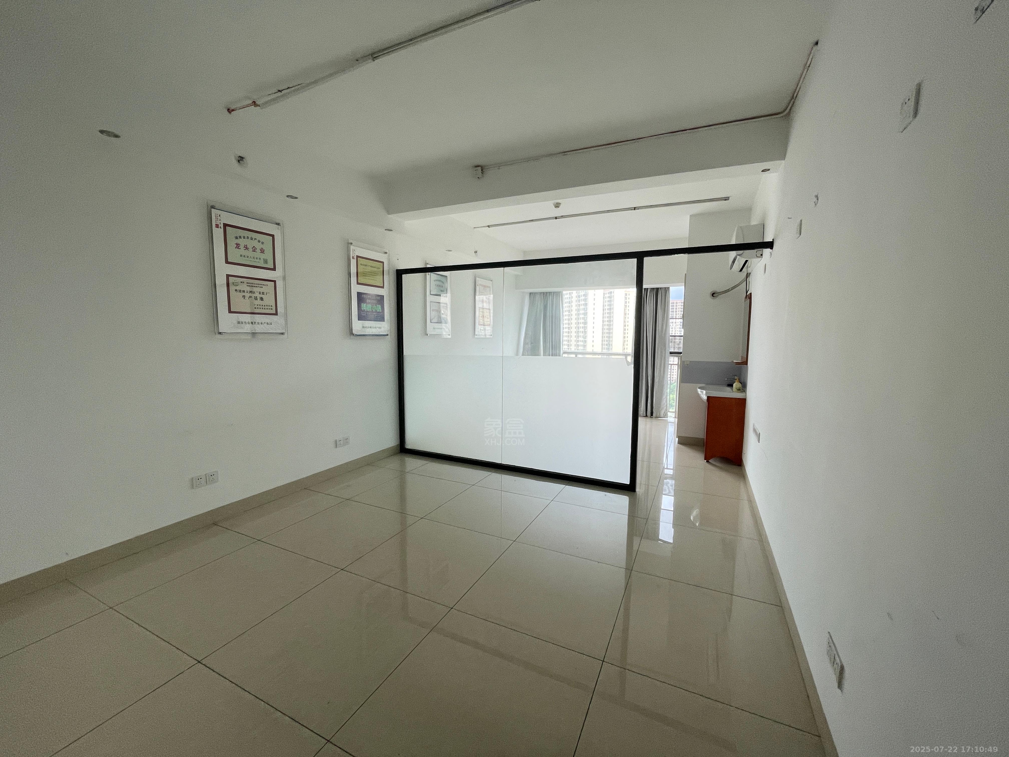 国际公馆(美的时代广场) 1室1厅1卫 1200.0元/月 国际公馆(美的时代广场) 1室1厅1卫 1200.0元/月室内图