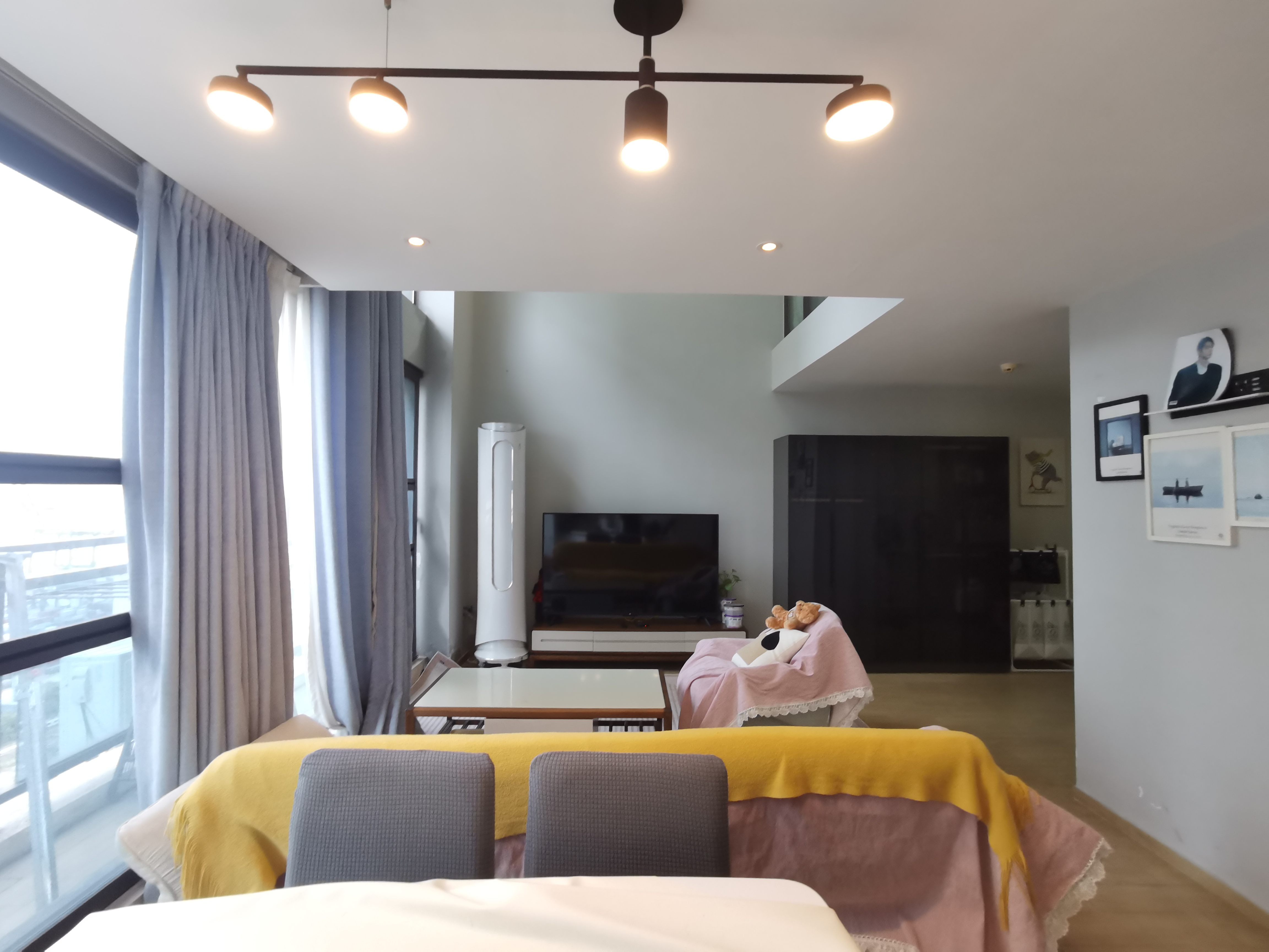 保利中央海岸一二期 2室2厅2卫 55.0万 保利中央海岸一二期 2室2厅2卫 55.0万客厅